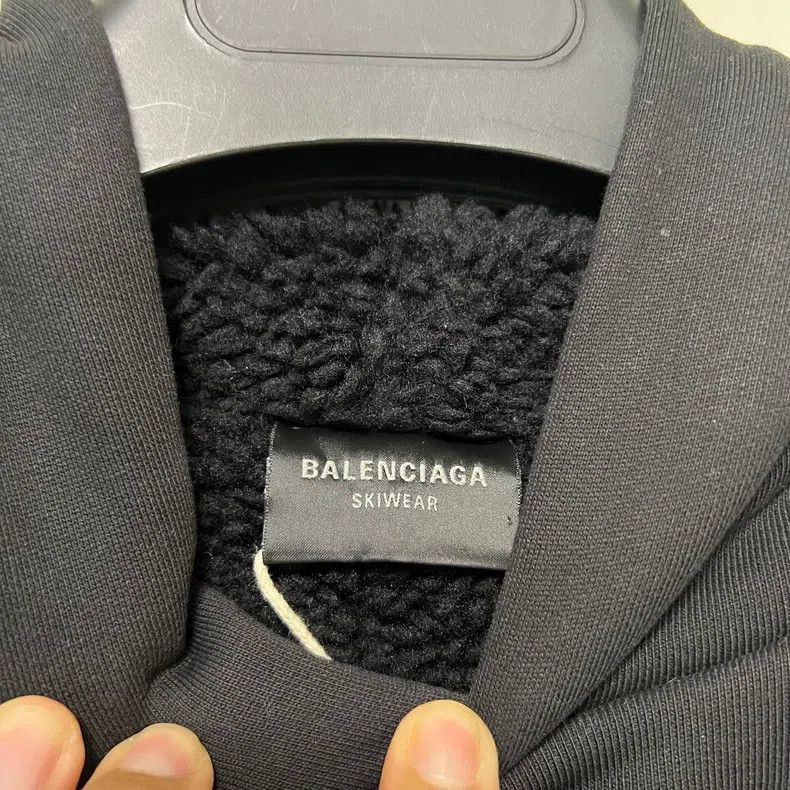 Balenciaga Balenciaga Reflective 3B Logo Fleece Hooded Sweatshirt Size US S / EU 44-46 / 1 - 3 Thumbnail