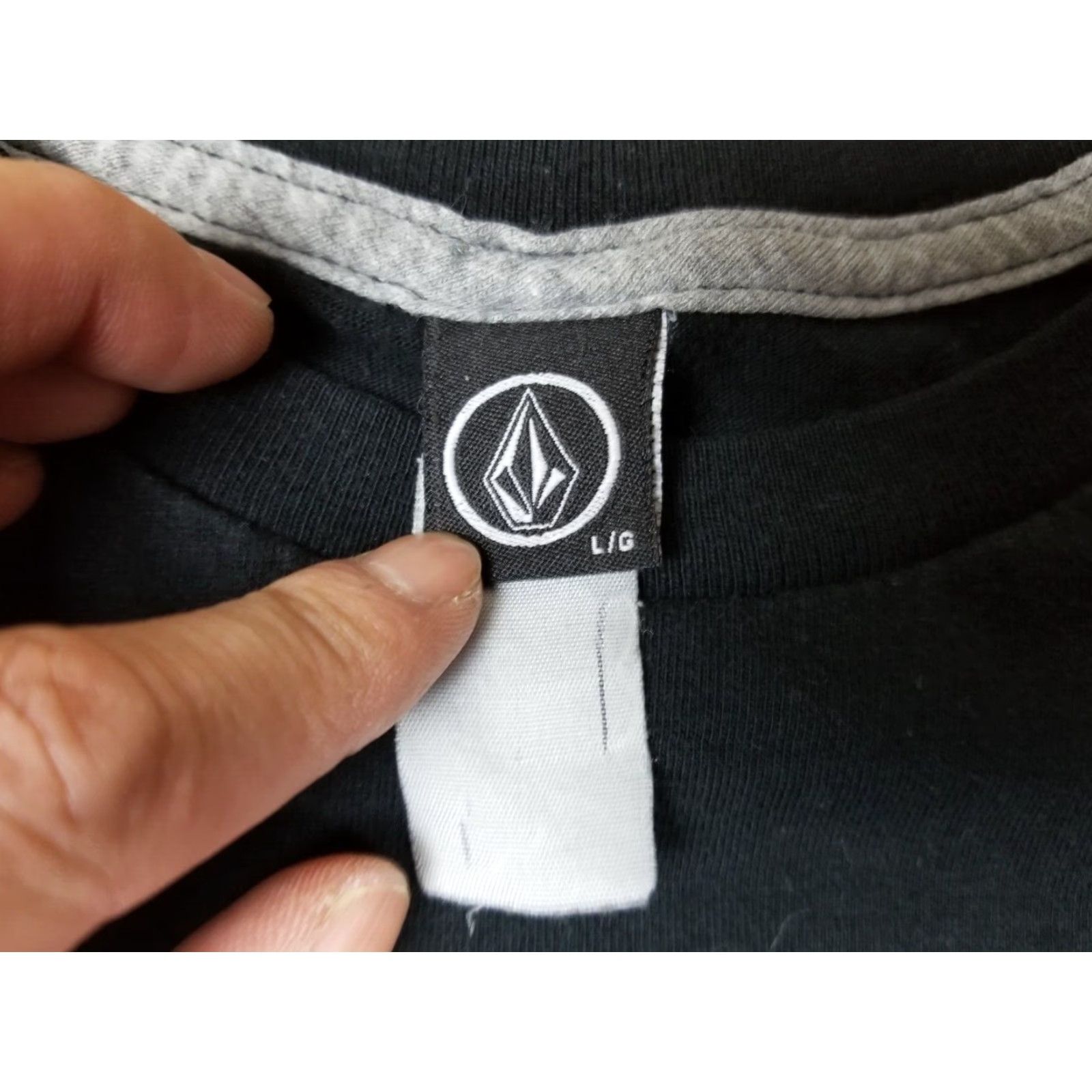 Volcom VINTAGE Volcom T-Shirt SZ L Black Short Sleeve Round Neck Men Large Cotton Snowboard Skateboard Brand Volcom 90s USA Retro Band Rock Size US L / EU 52-54 / 3 - 3 Thumbnail