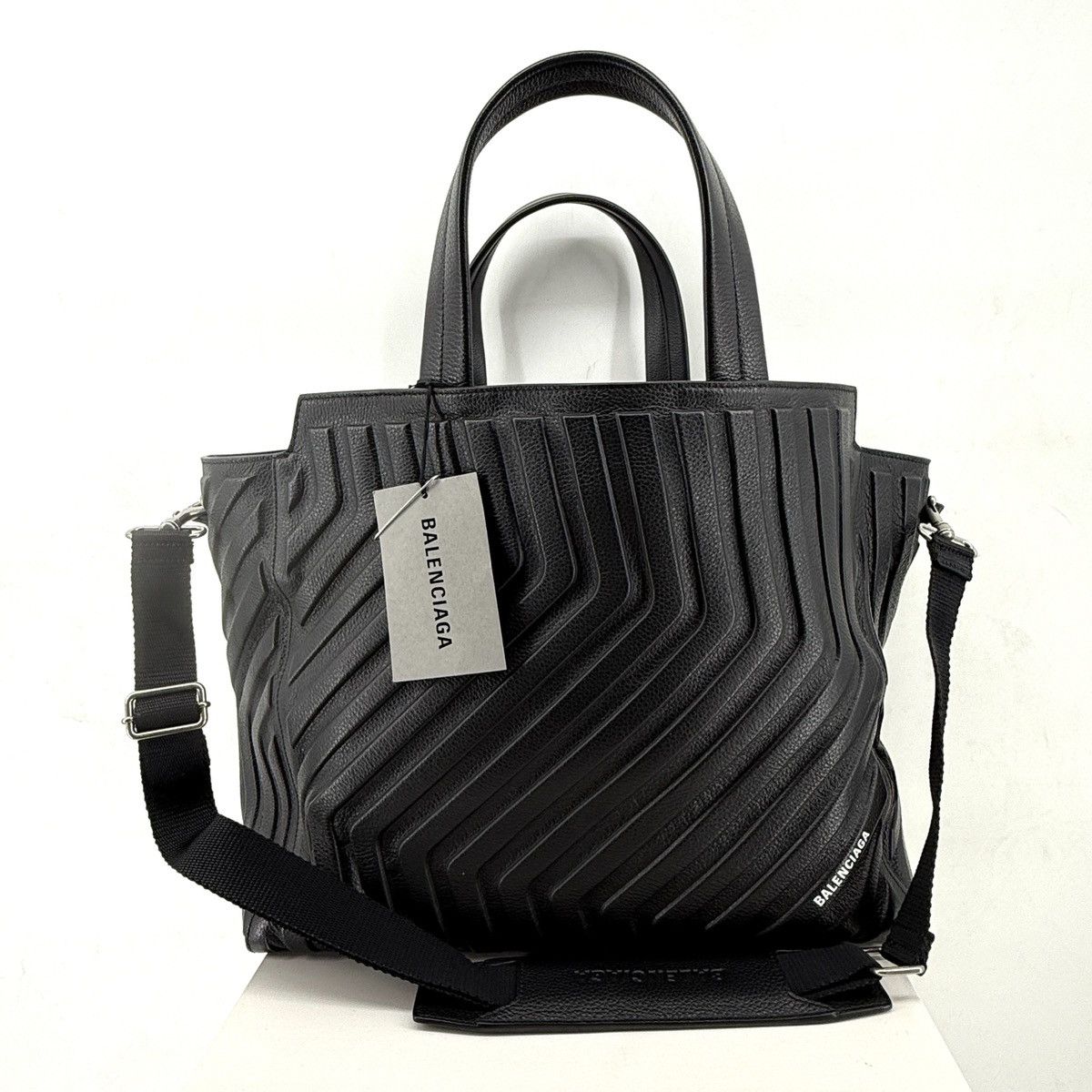 Balenciaga Balenciaga Tire Bag Size ONE SIZE - 1 Thumbnail