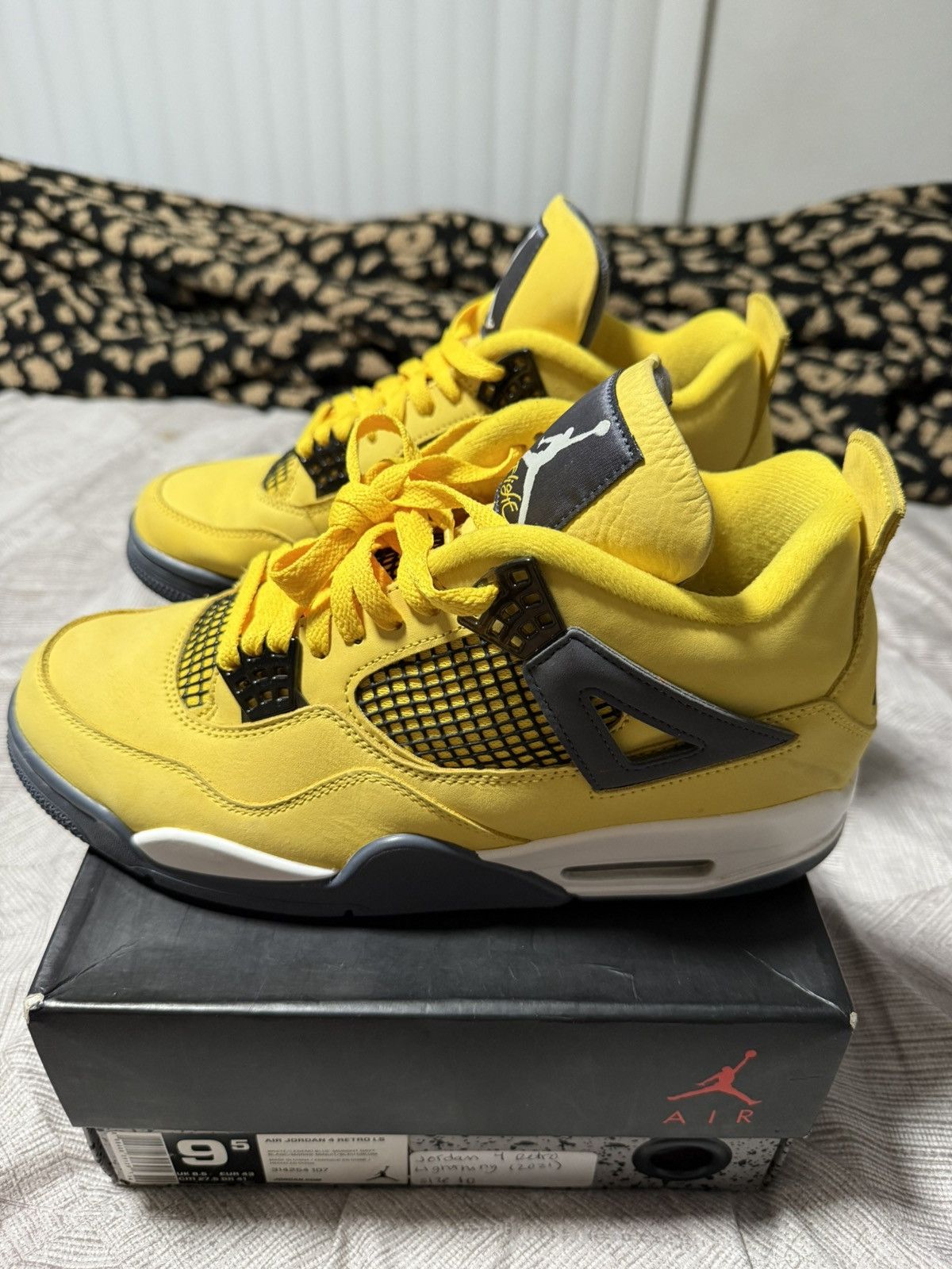 Jordan Brand Jordan 4 Retro - Lightning Size US 10 / EU 43 - 2 Thumbnail