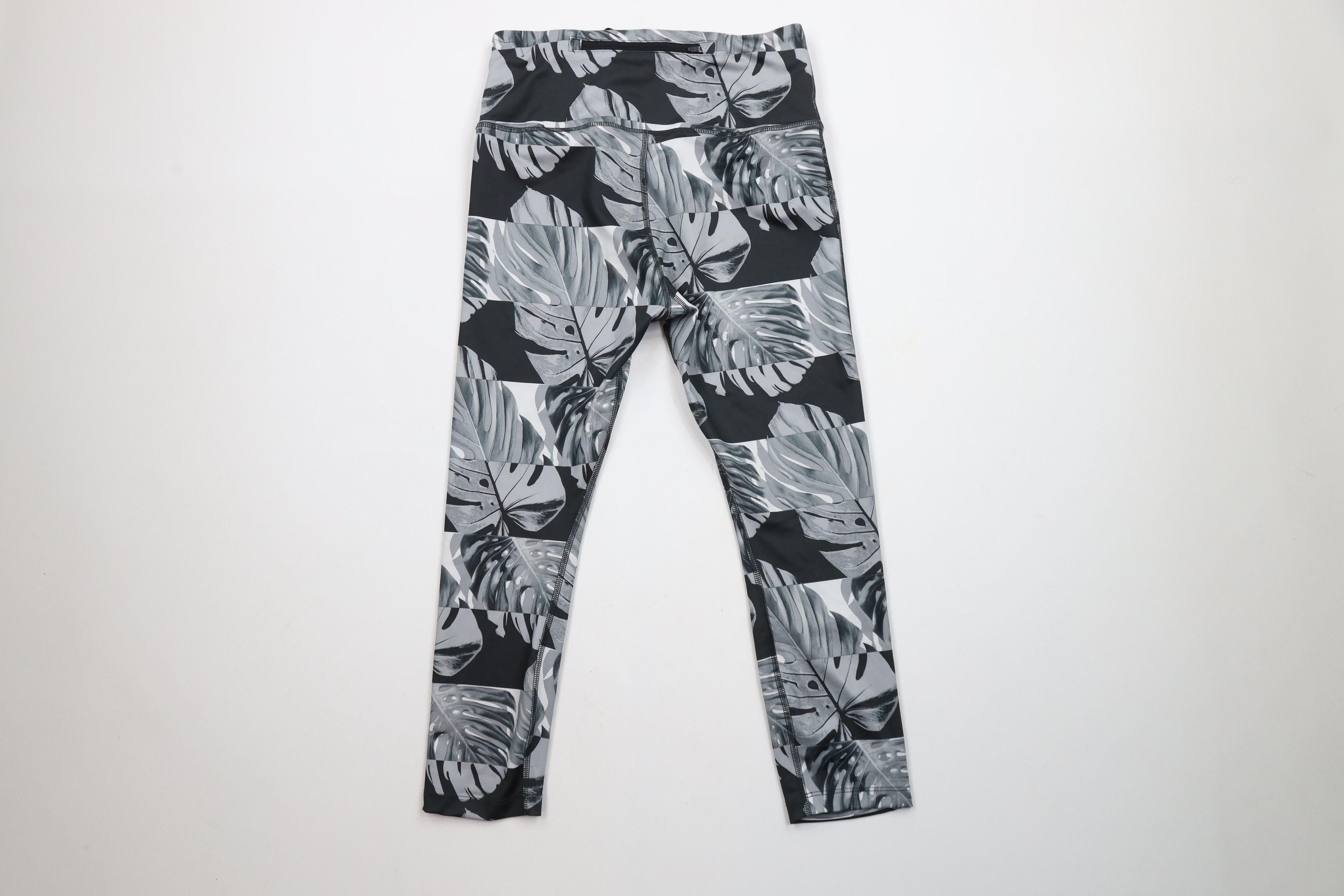 Nike × Vintage Nike Runway Graphic Leaf Cropped Gym Training Running Tights Size 26" / US 2 / IT 38 - 6 Thumbnail