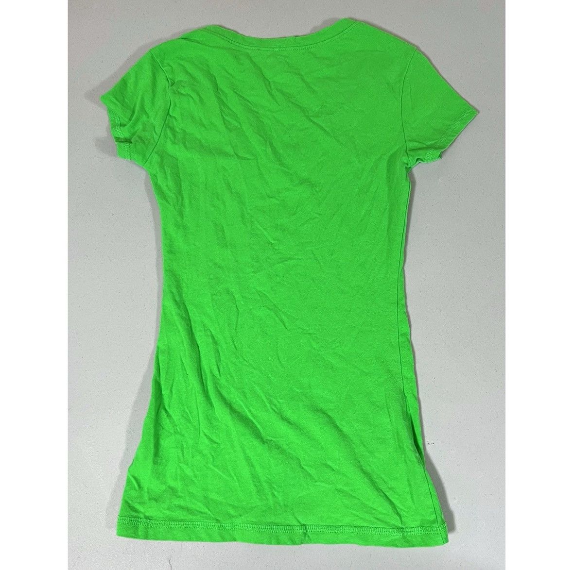 Japanese Brand Wet Seal Green Solid V-Neck Short Sleeve Tee T-Shirt Top XS💚 Size XS / US 0-2 / IT 36-38 - 4 Thumbnail