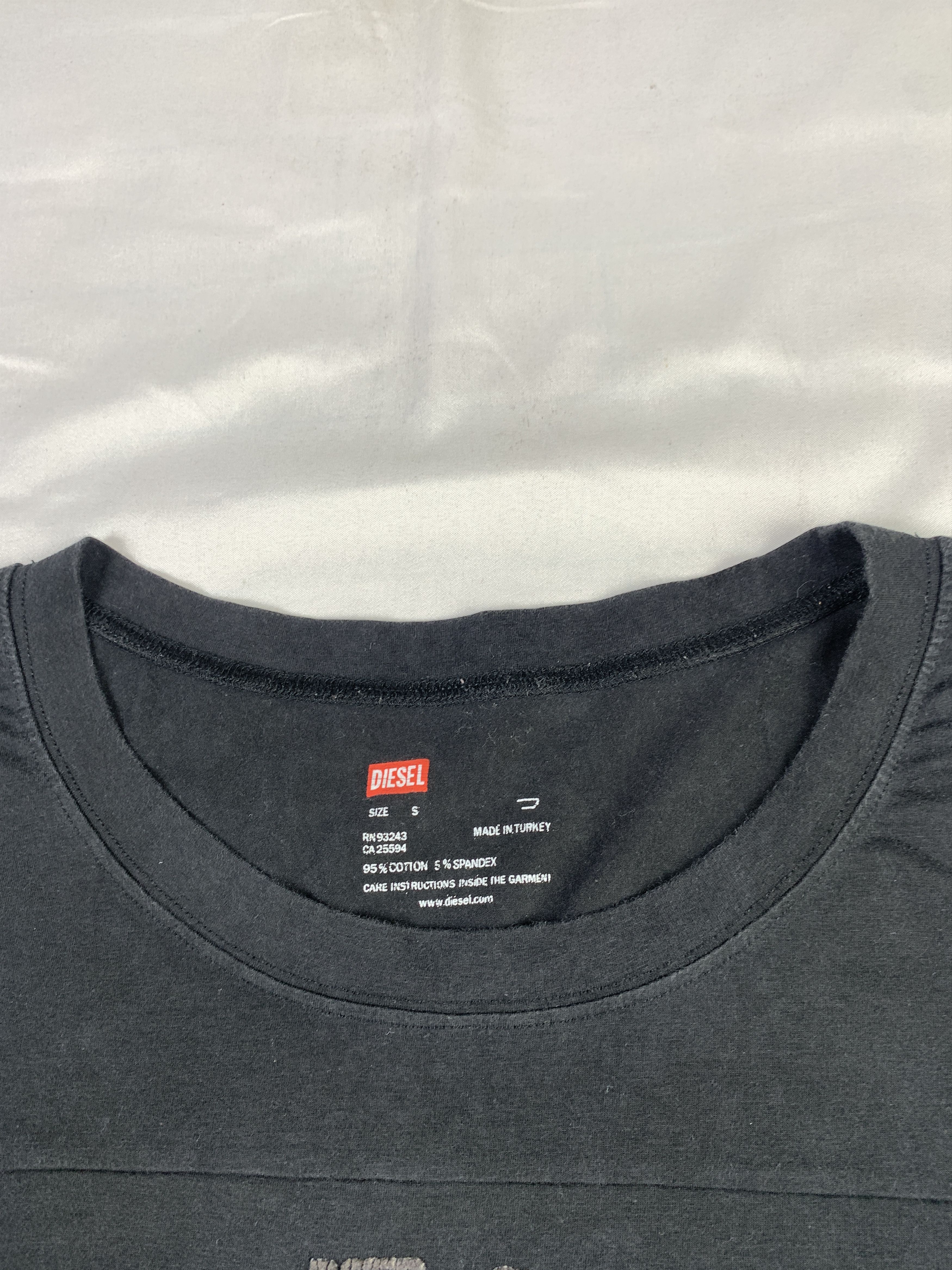 Diesel Diesel Black Fitted Velvet Print Tee (S) Size S / US 4 / IT 40 - 6 Thumbnail