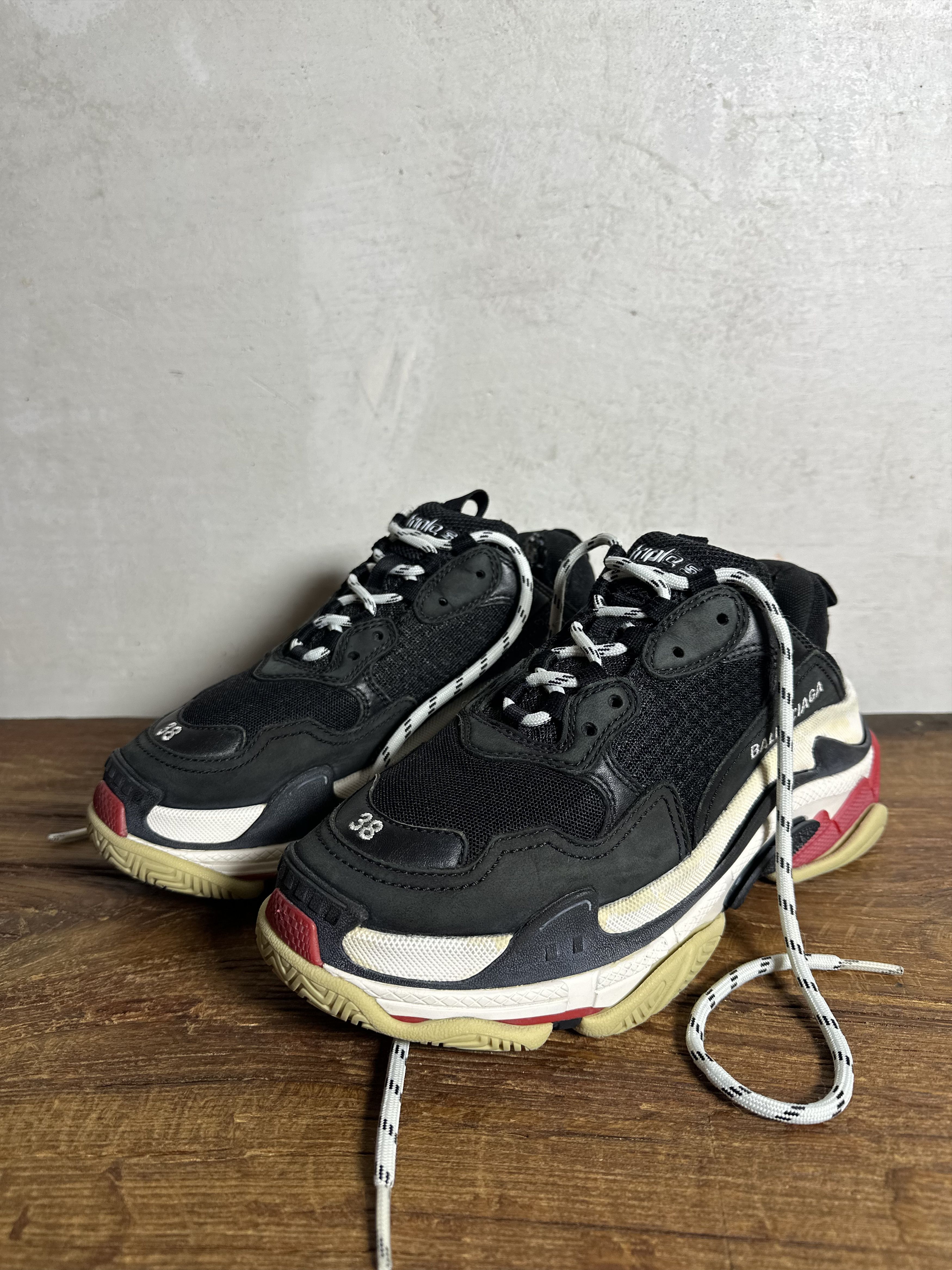 Balenciaga Balenciaga Triple S Black Red White Size US 8 / IT 38 - 1 Thumbnail