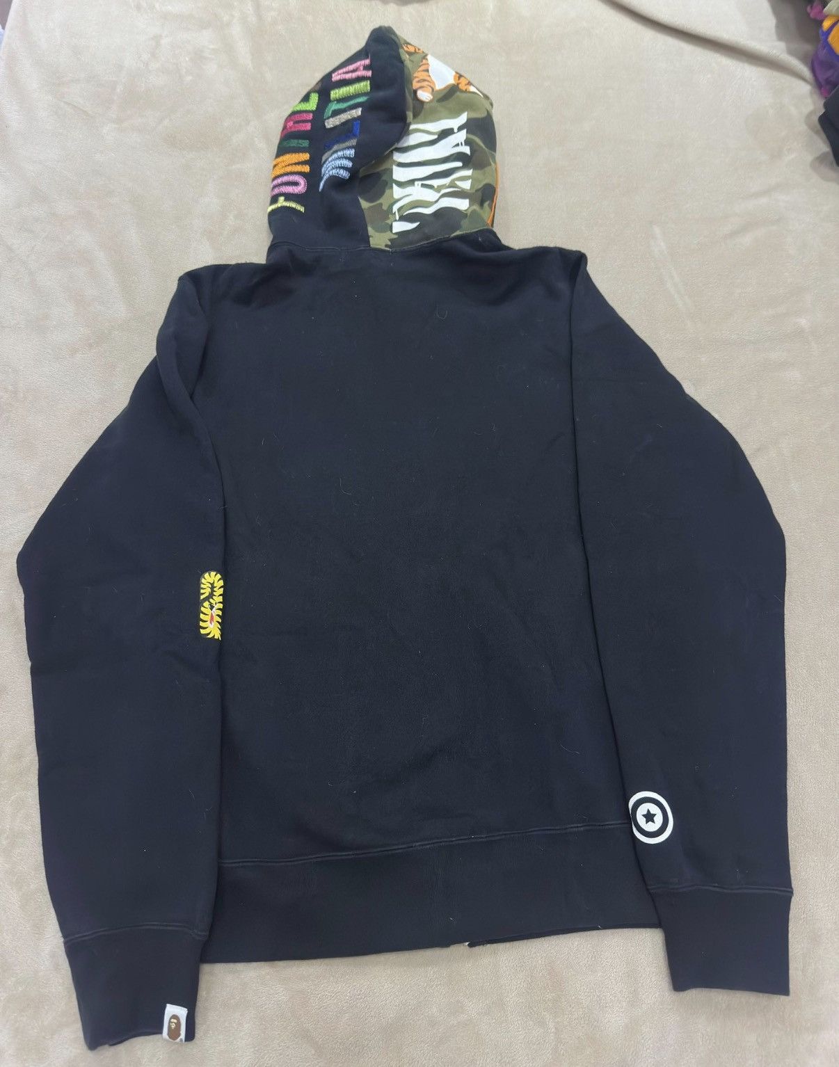 Bape BAPE Shark Head Color Block Camo Hoodie K5 Size US L / EU 52-54 / 3 - 2 Thumbnail
