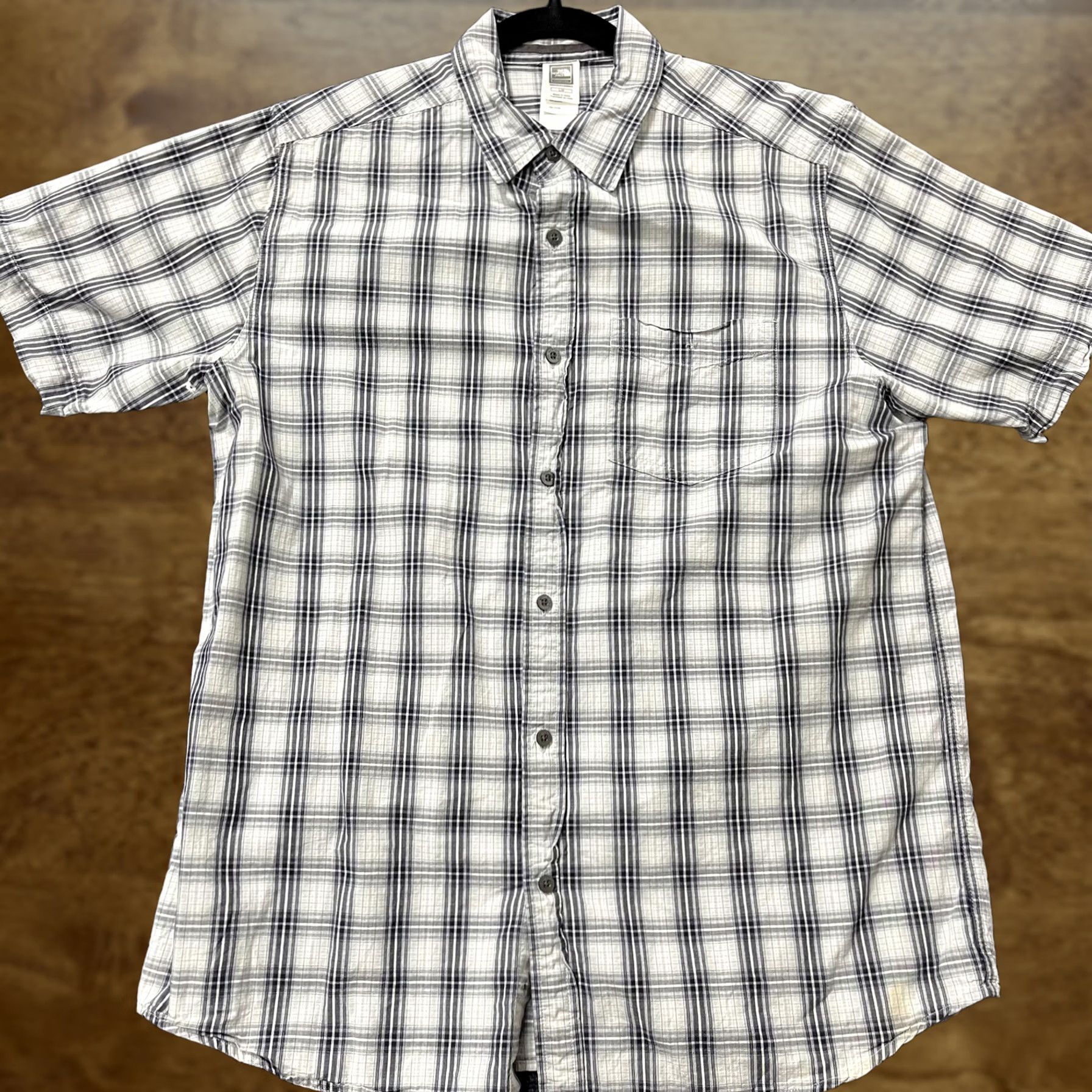 The North Face The North Face Shirt Mens Large Gray Plaid Short Sleeve Button Front Casual Size US L / EU 52-54 / 3 - 1 Thumbnail