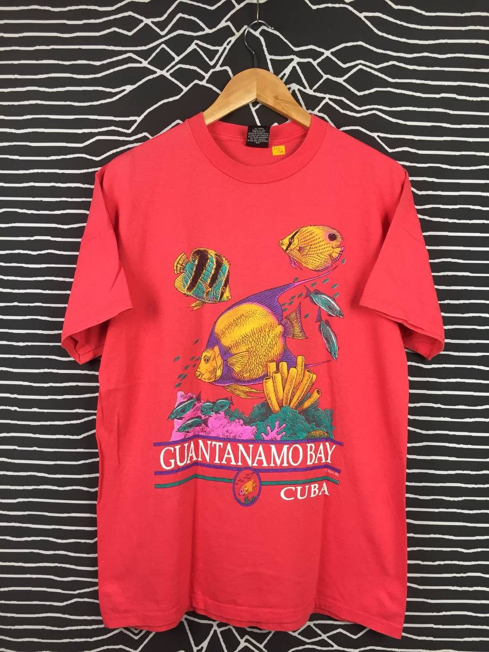 Vintage Vtg 90s Sherry's Best Guantanamo Bay Cuba Fish Graphic Tee Size US L / EU 52-54 / 3 - 1 Thumbnail