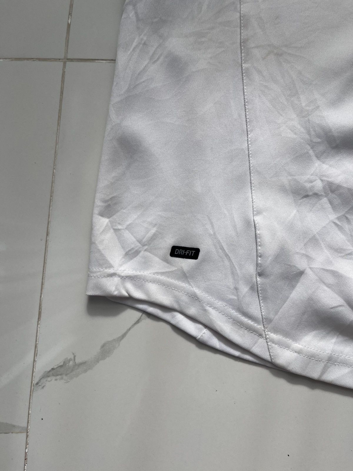 Nike 90’s NIKE TEAM BIG CENTRAL SWOOSH LOGO Y2K RETRO TEE RARE Size US M / EU 48-50 / 2 - 8 Thumbnail
