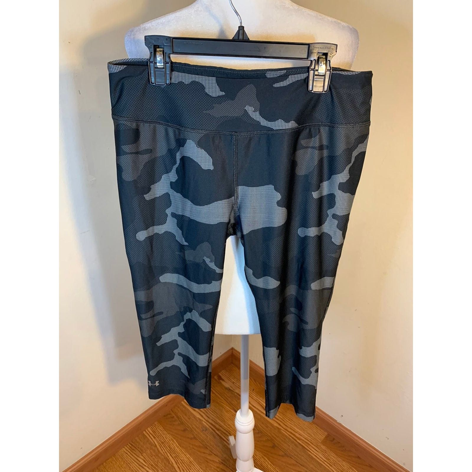 Under Armour Under Armour Women Shorts size M Size 30" / US 8 / IT 44 - 1 Thumbnail