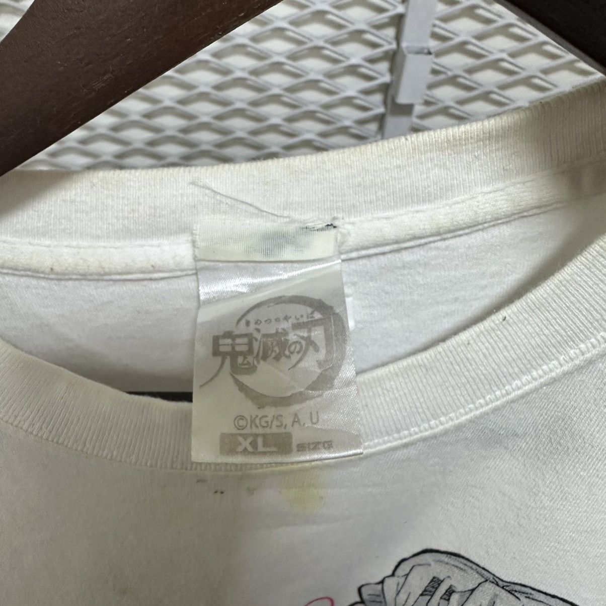 Anime RARE DEMON SLAYER "MITSURI KANROJI" WHITE TEE Size US XL / EU 56 / 4 - 7 Thumbnail