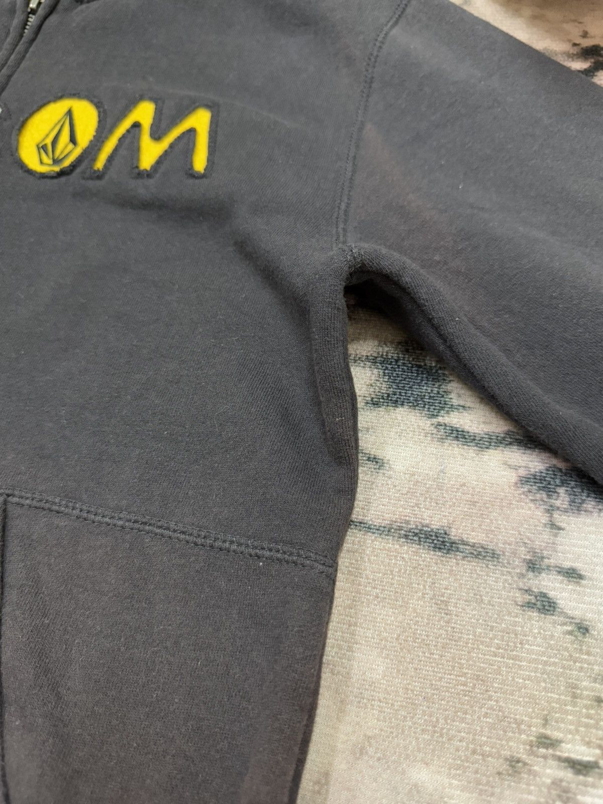 Volcom Volcom Zip Up Sweater Hoodie Size XS / US 0-2 / IT 36-38 - 8 Thumbnail