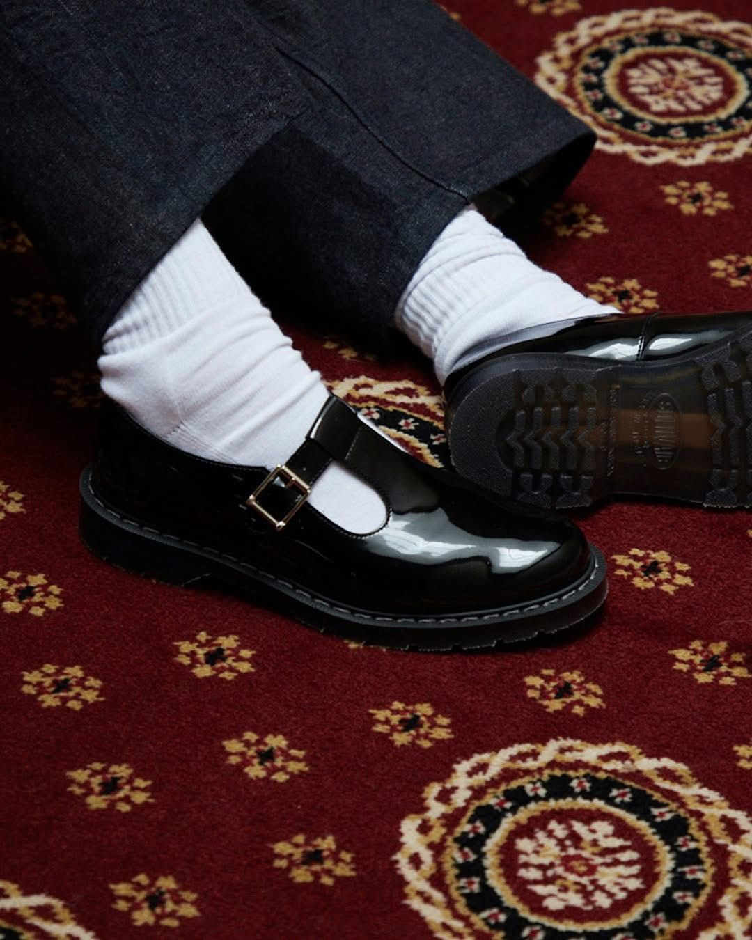 Dr. Martens Solovair Patent Leather Mary Janes Size US 8 / IT 38 - 2 Thumbnail