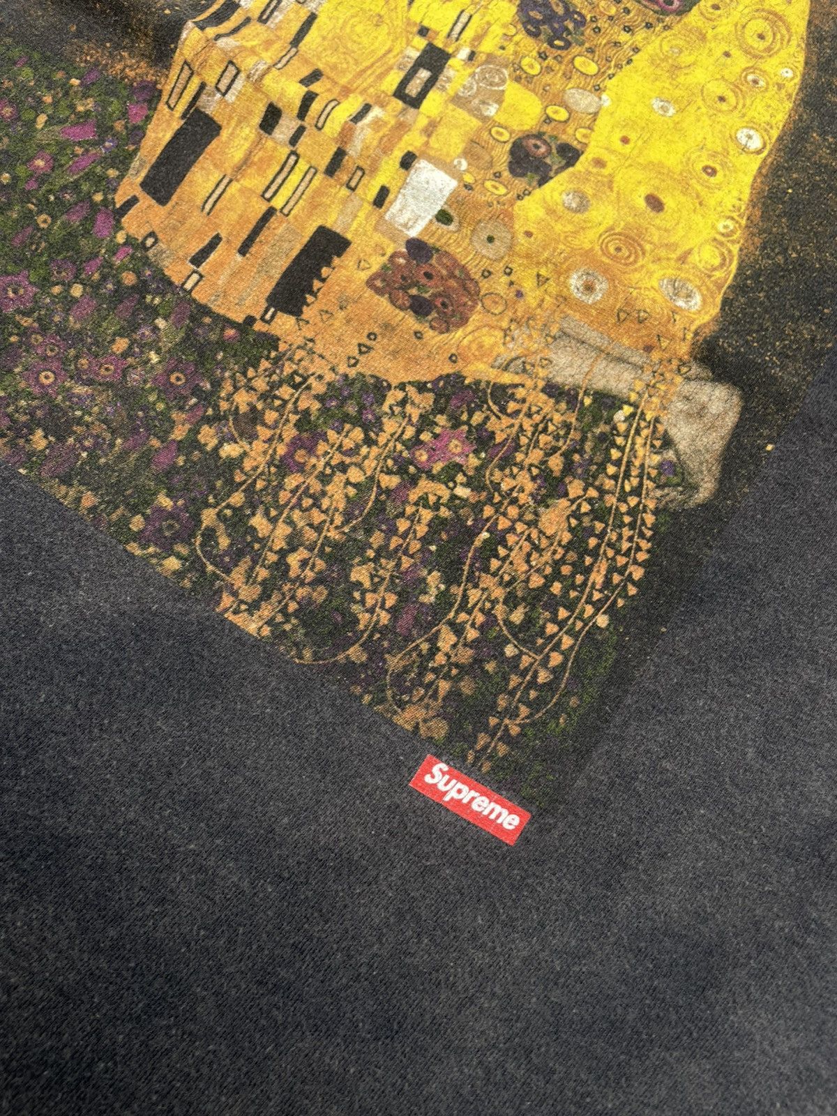 Supreme Supreme FW12 Gustav Klimt “The Kiss” Size US M / EU 48-50 / 2 - 5 Thumbnail