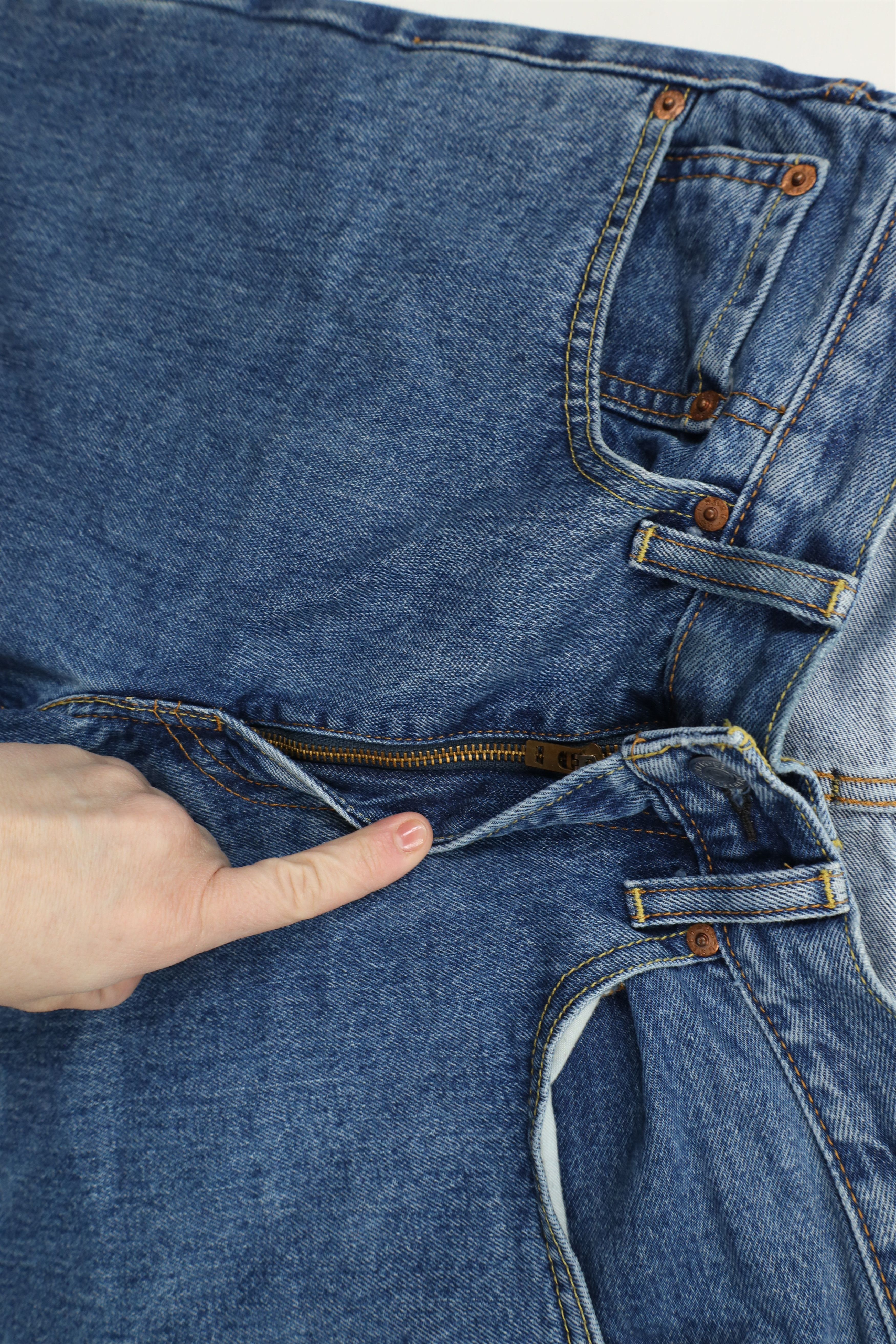 Levi's × Vintage Vintage Y2K Levis 550 Relaxed Baggy Fit Denim Jeans Blue Size US 31 - 8 Thumbnail