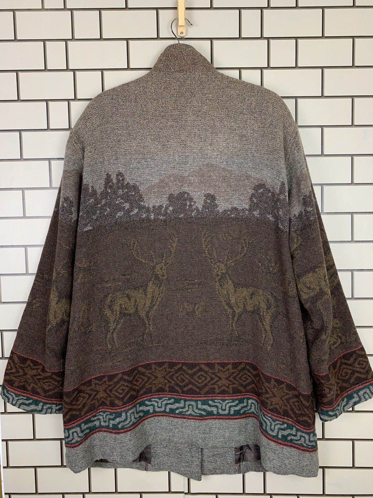 Designer × Japanese Brand × Vintage Vintage Japanese Brand Motif Animal Jacket Size XL / US 12-14 / IT 48-50 - 2 Thumbnail