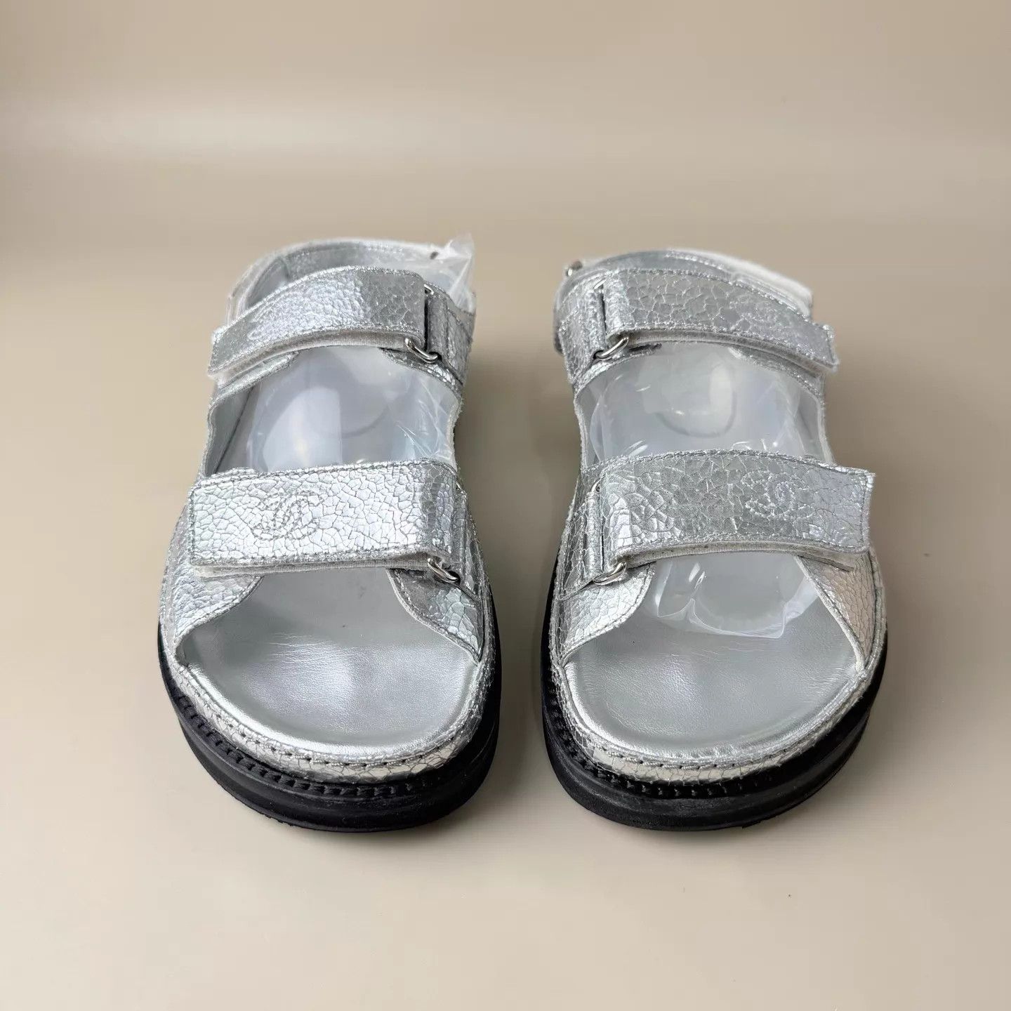 Chanel Chanel Silver CC Cracked Leather Sandals 37 EU 99 New Size US 6.5 / IT 36.5 - 2 Thumbnail