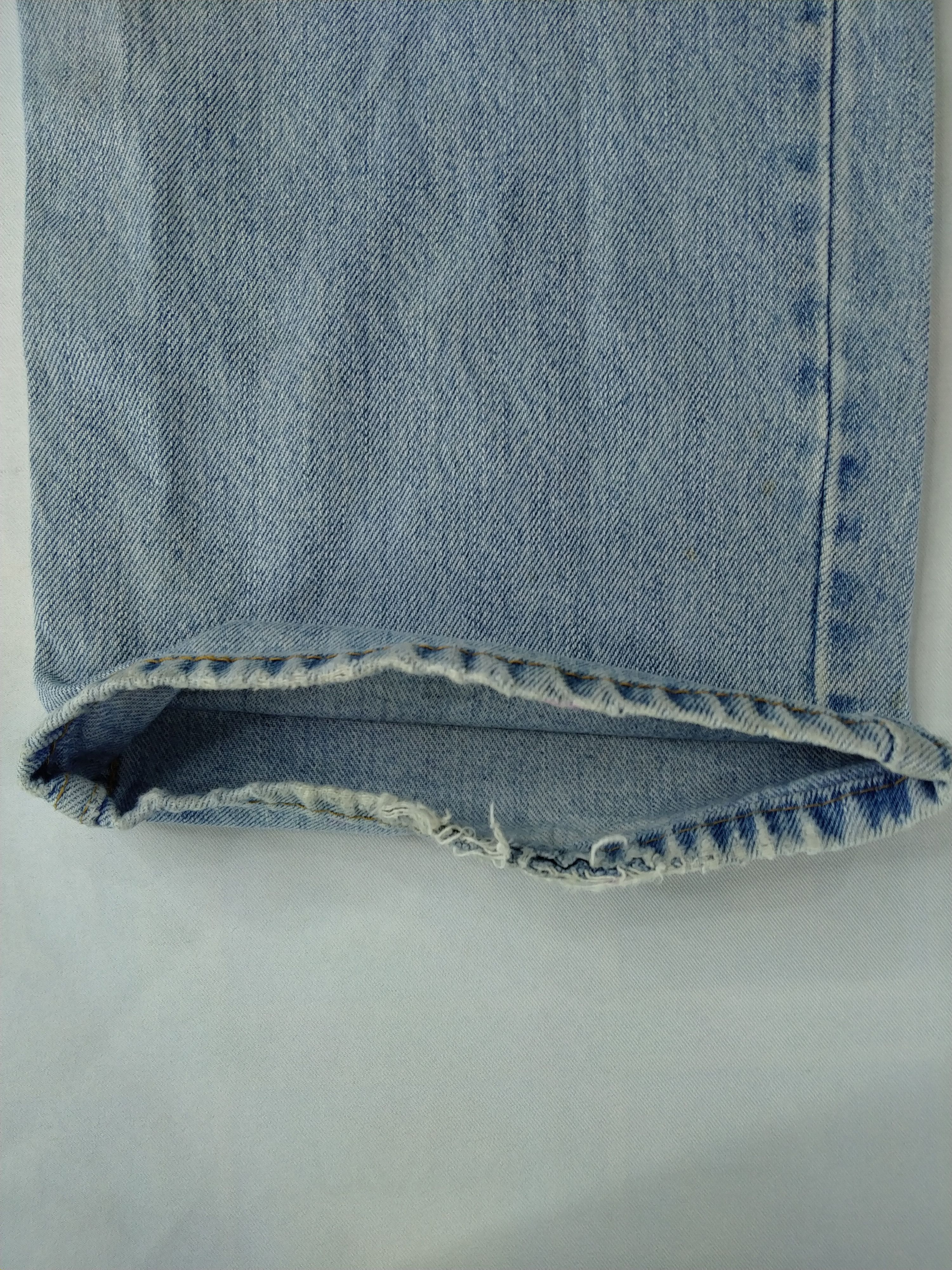 Levi's Vintage Levi's 550 Light Wash Denim 38 x 33 -JN077 Size US 38 / EU 54 - 17 Thumbnail