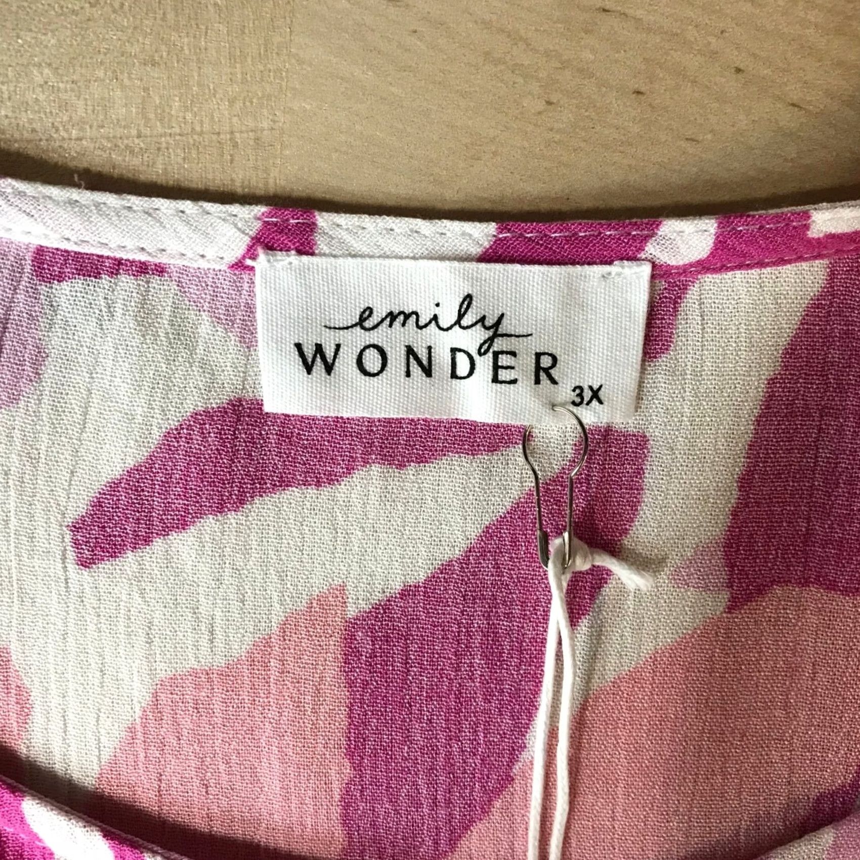 Vintage VINTAGE? No. Emily WONDER Women's 3X Pink White Floral Leaf Print Tunic Dress Ruffle Tie Neck Size XXL / US 16-18 / IT 52-54 - 7 Thumbnail