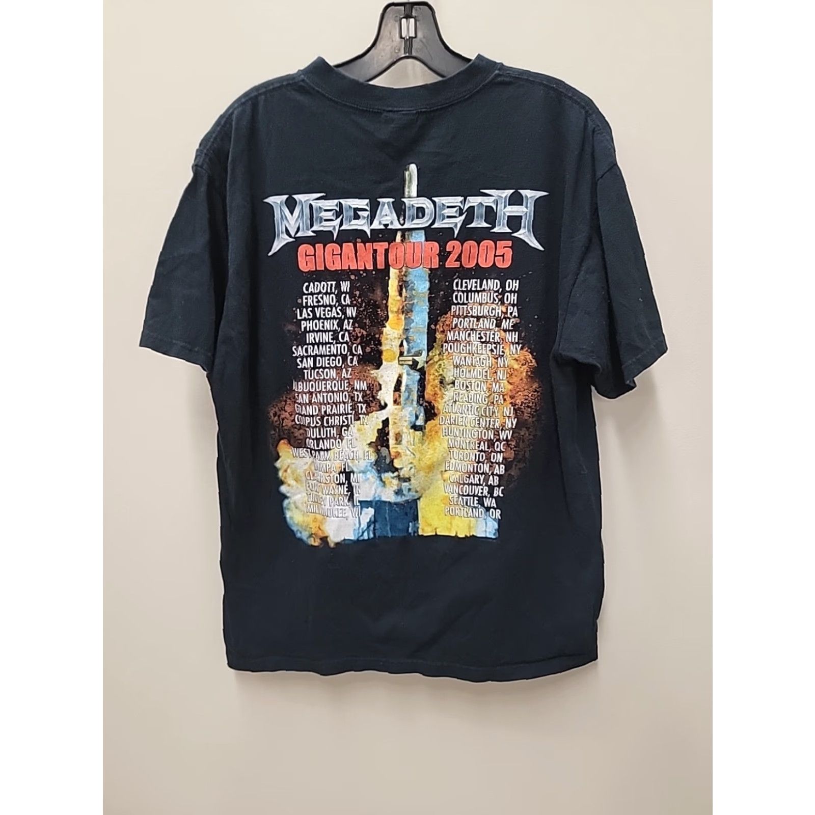 Anvil VINTAGE Megadeath Gigantic Tour Graphic Tshirt Mens Size L Black Crew Neck Short Sleeve Cotton Anvil 2000s Y2K Band Metal Music 22 Chest 28 Length Size US L / EU 52-54 / 3 - 4 Thumbnail