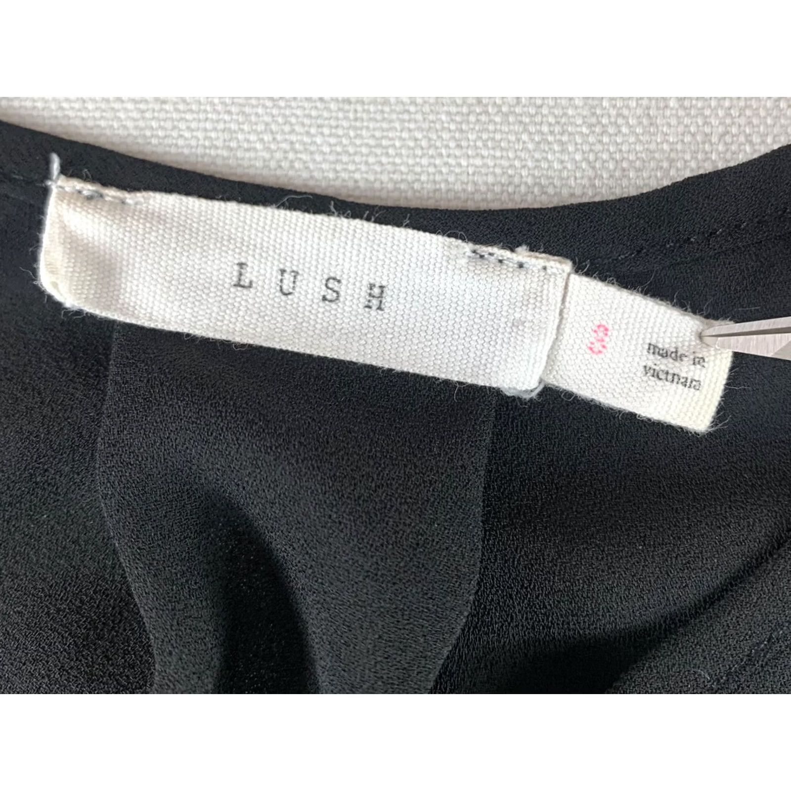 Vintage Lush Dress Women Size 8 Black Sleeve Neck V-Neck Polyester Size M / US 6-8 / IT 42-44 - 4 Thumbnail
