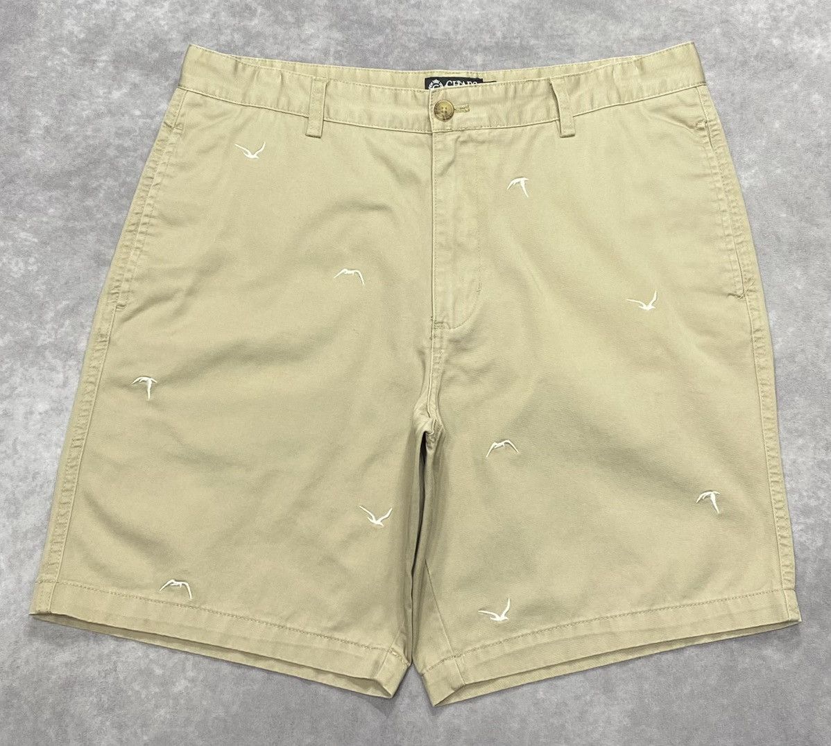 Chaps Vintage Chaps Khaki Birds Embroidery Cotton Chino Shorts Size US 34 / EU 50 - 1 Thumbnail