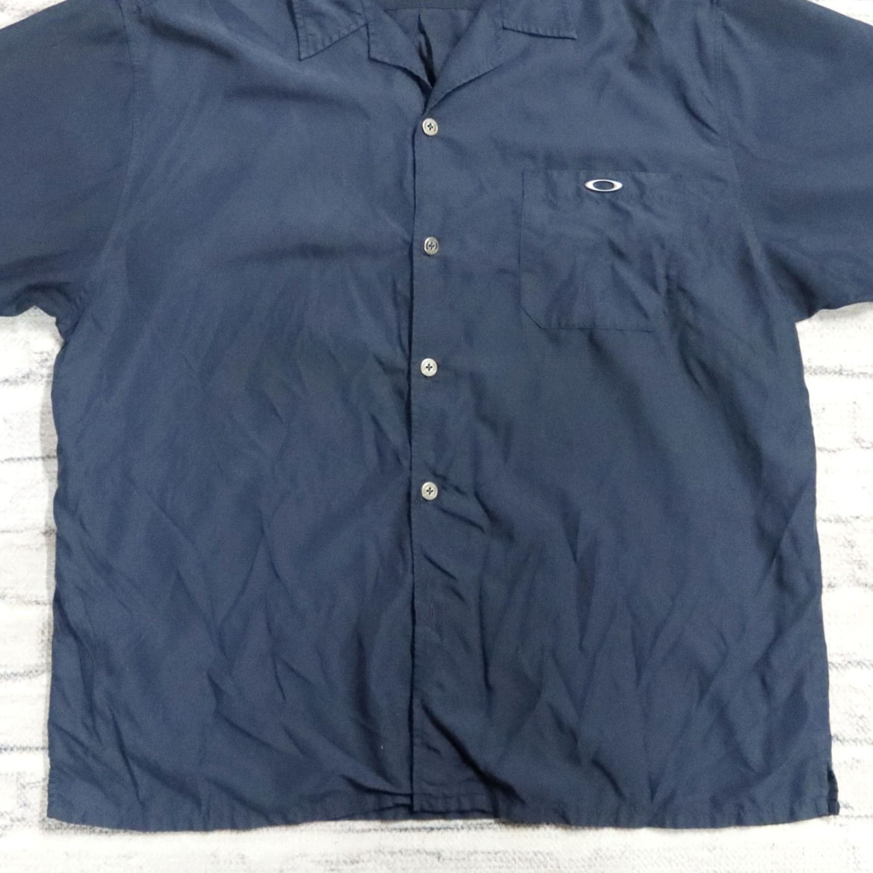 Oakley VINTAGE Oakley Button Shirt Shirt XL Navy XS Size US XL / EU 56 / 4 - 3 Thumbnail
