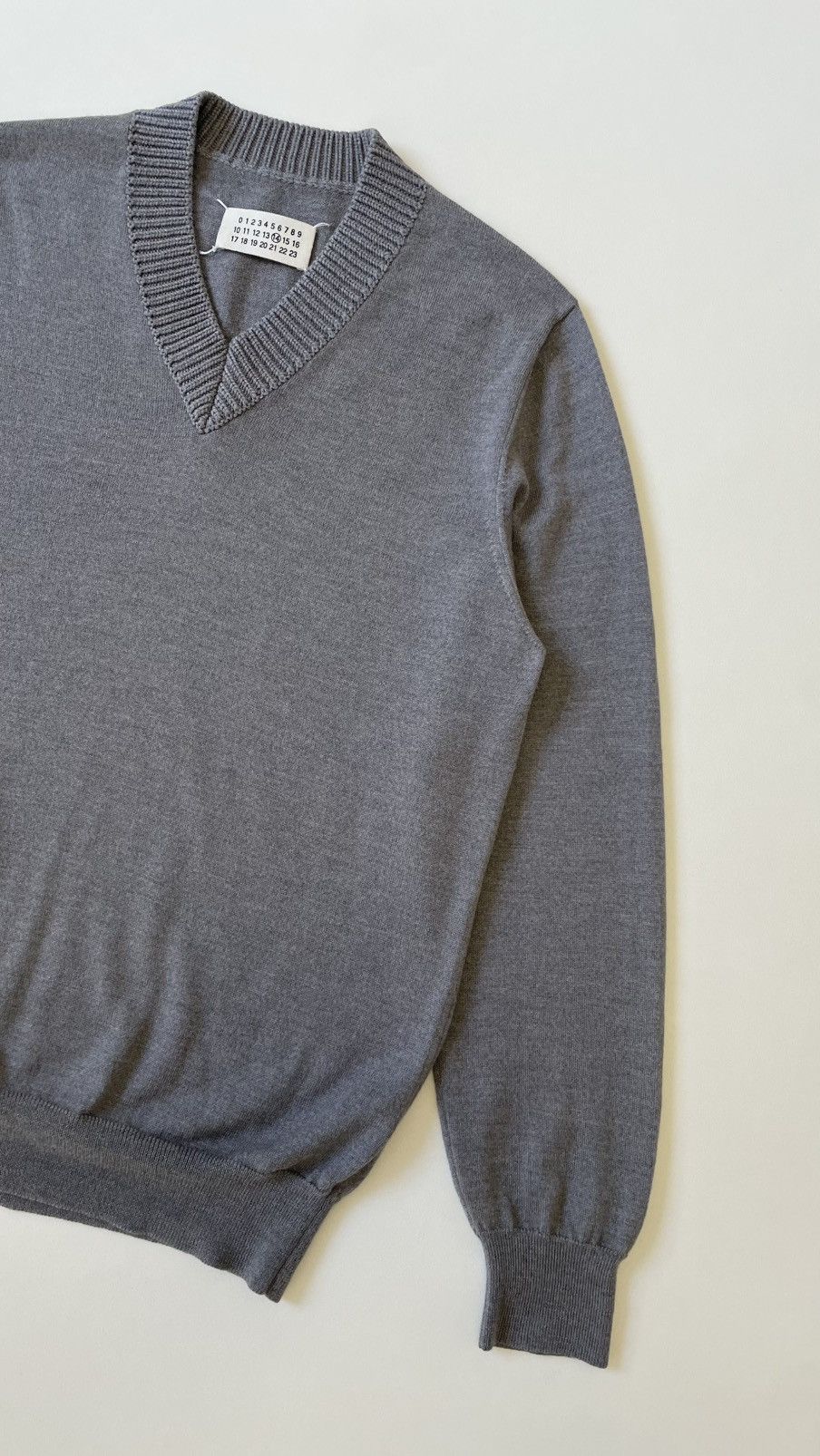 Maison Margiela A/W 11 Gray Wool V Neck Sweater Size US L / EU 52-54 / 3 - 8 Thumbnail