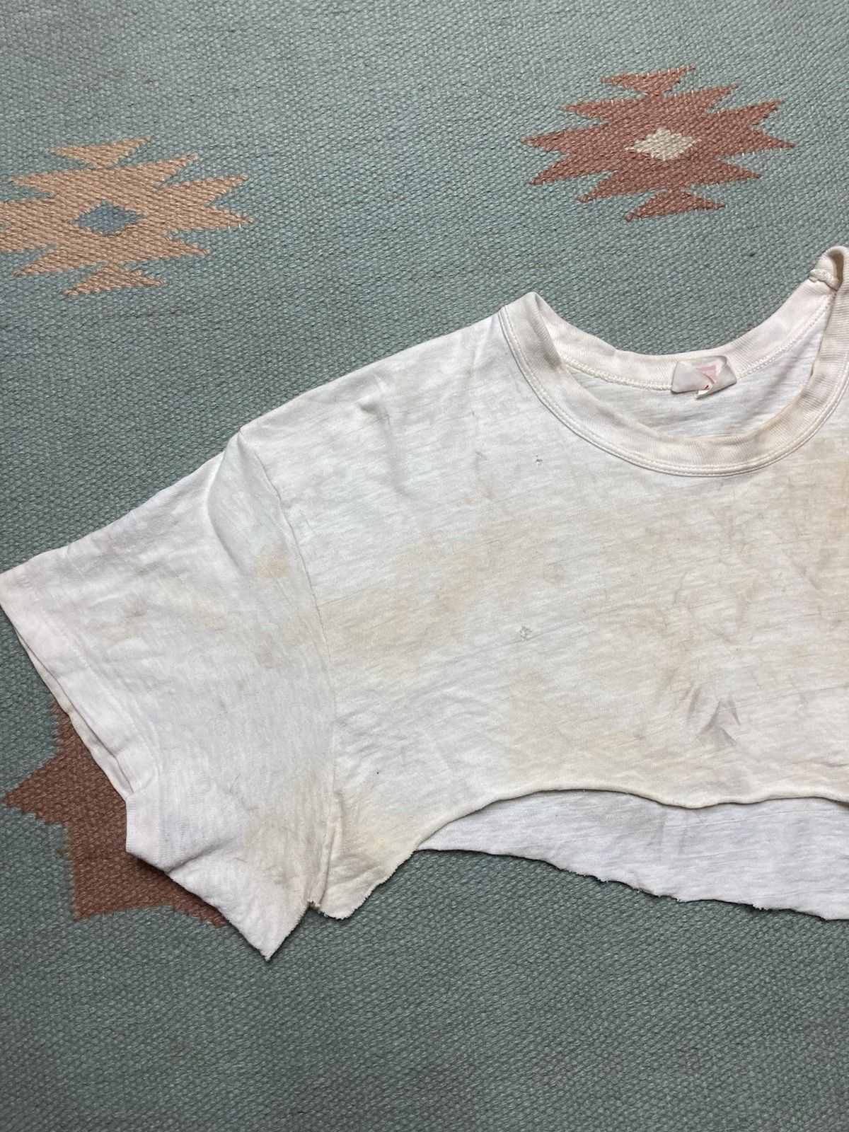 Vintage 60s blank white t shirt Hanes cropped tummy tee distress XL Size US XL / EU 56 / 4 - 2 Thumbnail
