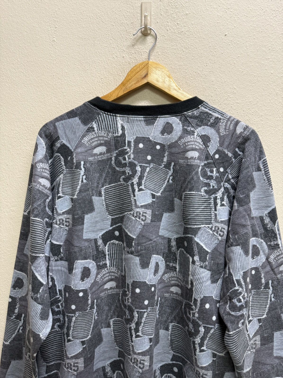 Japanese Brand DRUG STORE ALLOVEPRINT POCKET SWEATSHIRT Size US XL / EU 56 / 4 - 18 Thumbnail