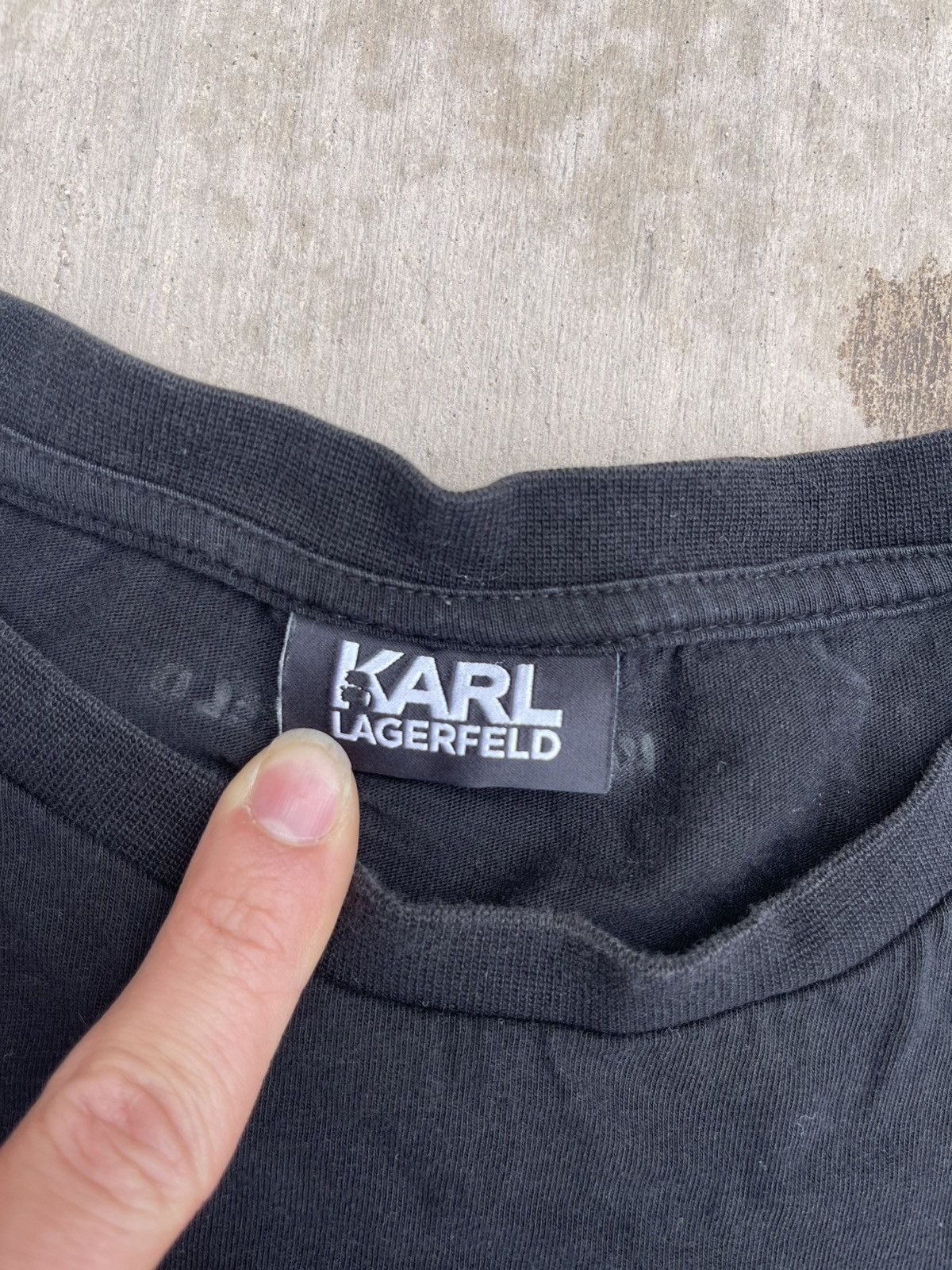 Karl Lagerfeld VINTAGE Karl Lagerfeld Paris "Character" Tee Size US M / EU 48-50 / 2 - 2 Thumbnail