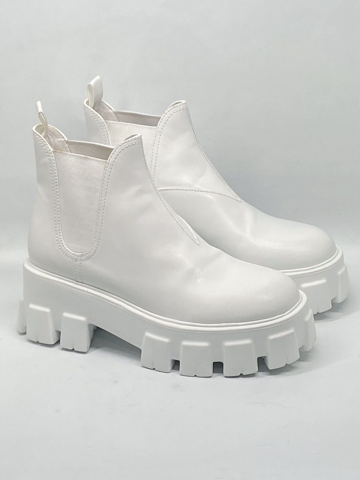 Prada Prada Monolith Leather Lug-Sole Chelsea Boots size 37 Size US 7 / IT 37 - 5 Thumbnail
