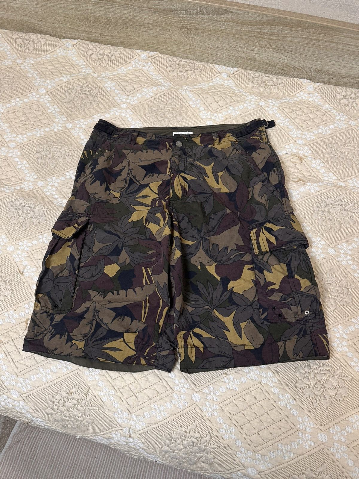 Paul Smith 🔥 Paul Smith Camo Army Cargo Shorts Floral Vintage Swimwear Size US 32 / EU 48 - 1 Thumbnail