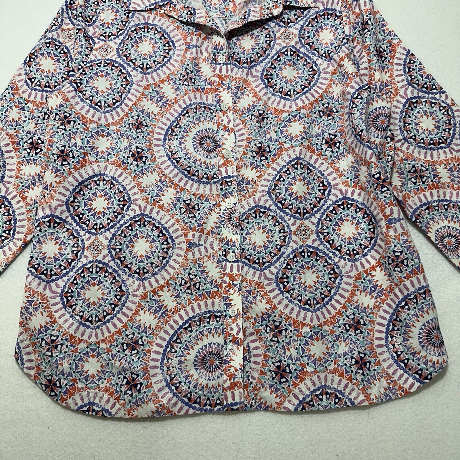 Chicos Chico's Large No Iron Effortless Sunburst Button-Down Shirt Size L / US 10 / IT 46 - 7 Thumbnail