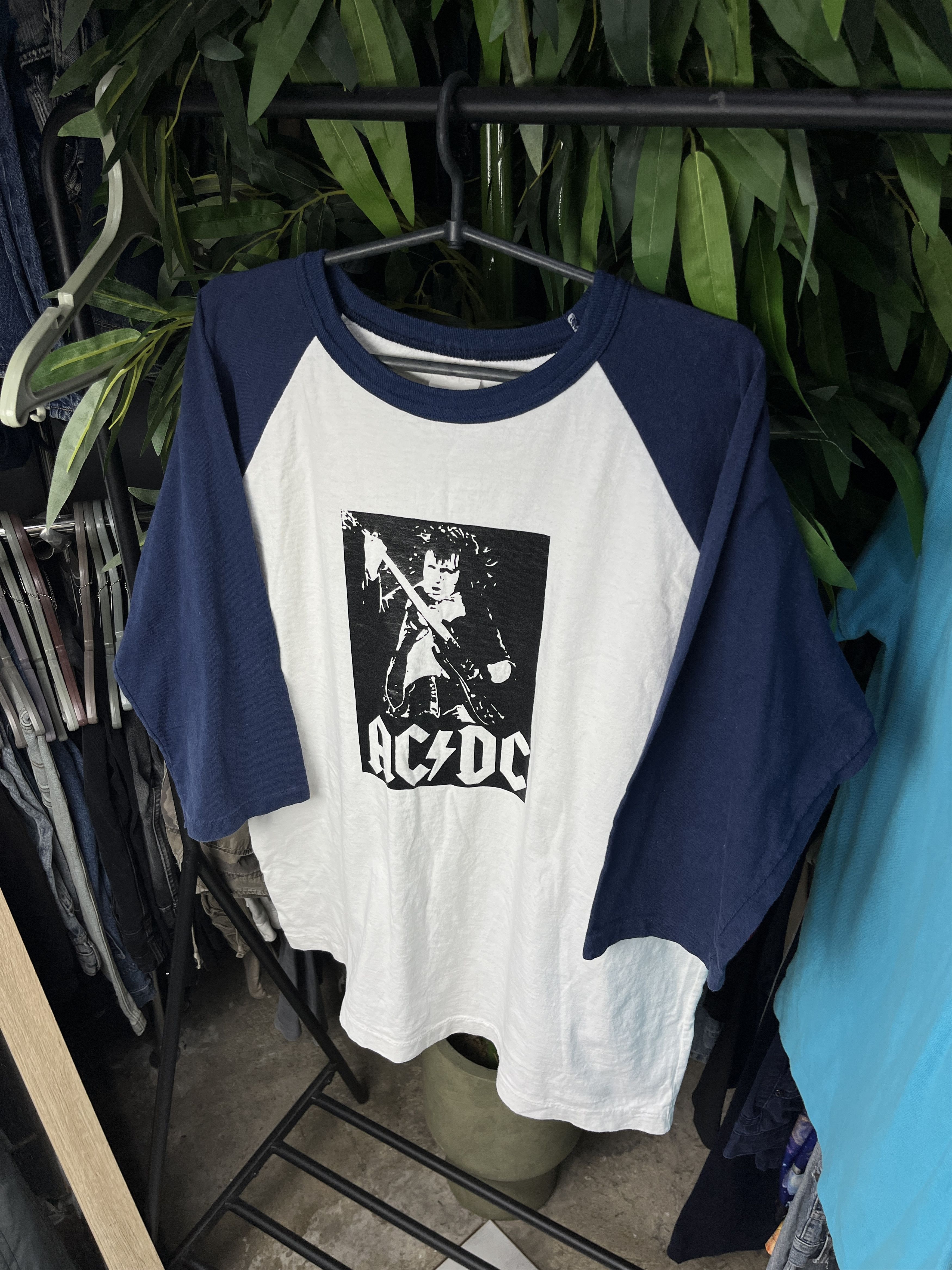 Other 1980s AC/DC ANGUS YOUNG SINGLE STITCH RAGLAN TEE - 800 Size US L / EU 52-54 / 3 - 3 Thumbnail