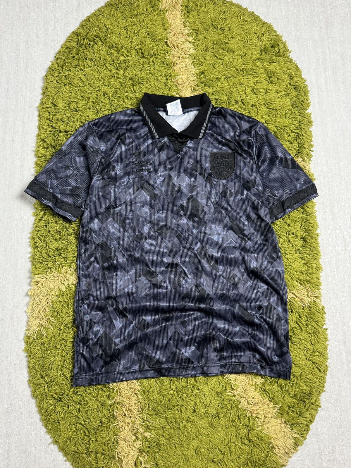 Umbro × Vintage England Vintage 1990 Umbro All Black Football Shirt Retro Size US M / EU 48-50 / 2 - 1 Thumbnail