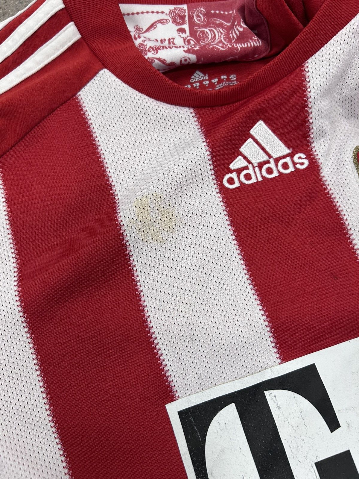 Adidas Bayern München 2010-11 Arjen Robben adidas munich home shirt Size US M / EU 48-50 / 2 - 6 Thumbnail