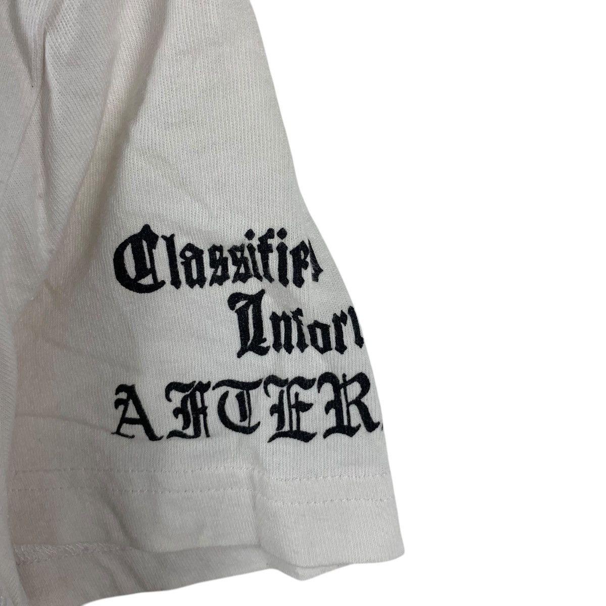 Vintage AFTERIMAGE CLASSIFIED INFORMATION Old English Text Tee Size L / US 10 / IT 46 - 5 Thumbnail