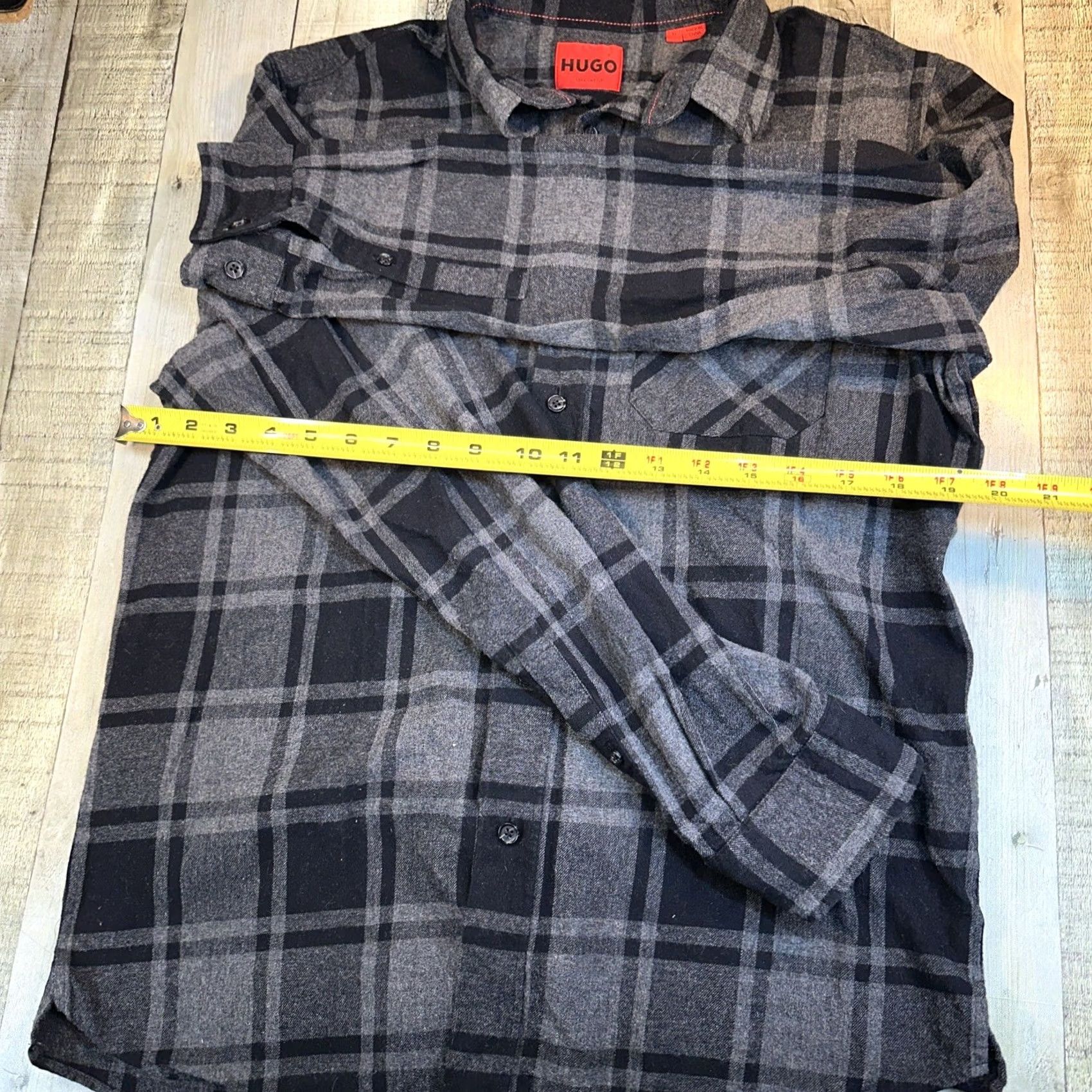 Hugo Boss VINTAGE? Men’s Hugo Boss Flannel Black Medium Shirt Men M Black Flannel Button-Up Long Sleeve Hugo Boss by Hugo Boss Size US M / EU 48-50 / 2 - 4 Thumbnail