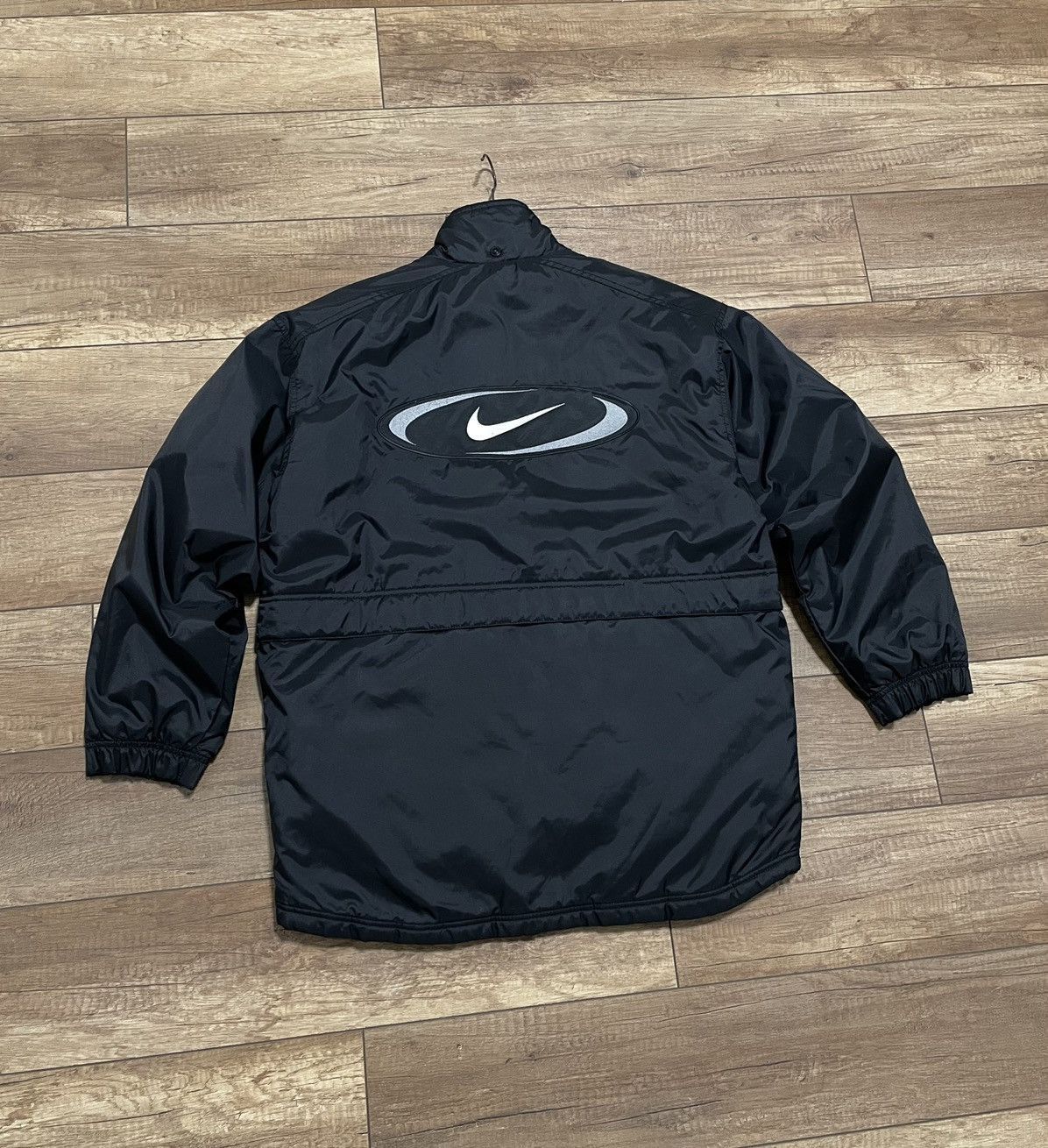 Nike Vintage Nike Black Oversized Big Swoosh Logo Jacket Size US L / EU 52-54 / 3 - 5 Thumbnail