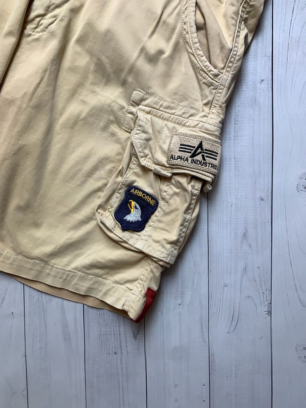 Alpha Industries × Vintage Vintage Alpha industries cargo shorts size 36 pockets Size US 36 / EU 52 - 2 Thumbnail
