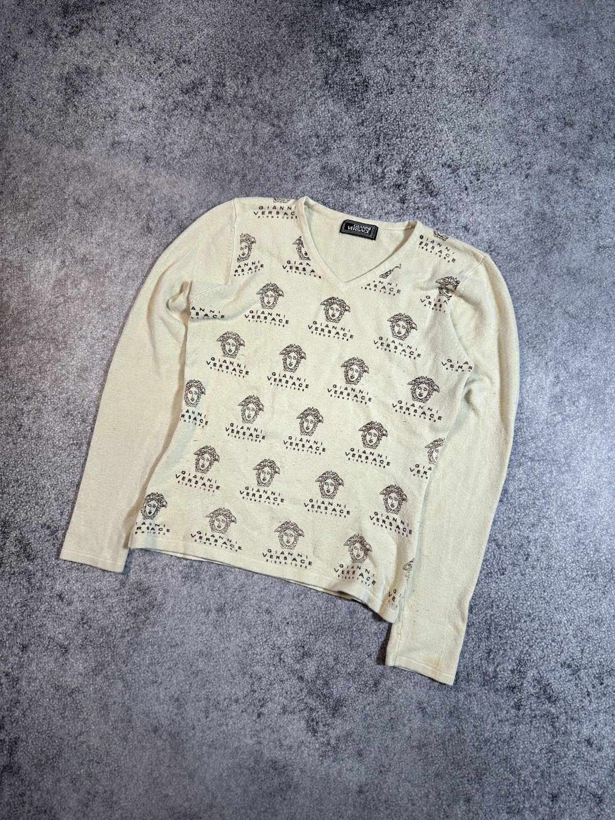 Versace Versace Logo Sweater Very Rare Streetwear Casual VTg S Size S / US 4 / IT 40 - 1 Thumbnail