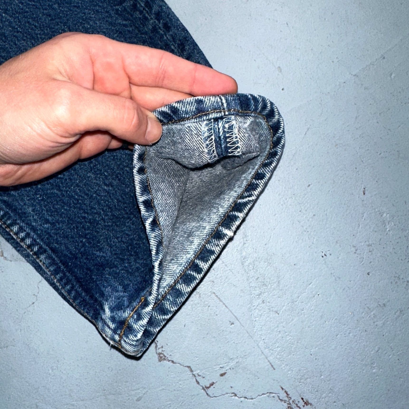 Levi's VINTAGE Levi's 501 Jeans Straight Leg 33x32 Blue Medium Wash 90s Mens Size US 33 - 4 Thumbnail