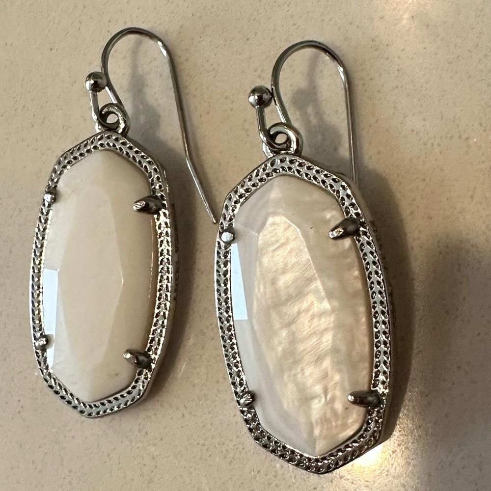 Kendra Scott Kendra Scott Dani White Pearl and Silver Drop Earrings Size ONE SIZE - 4 Thumbnail