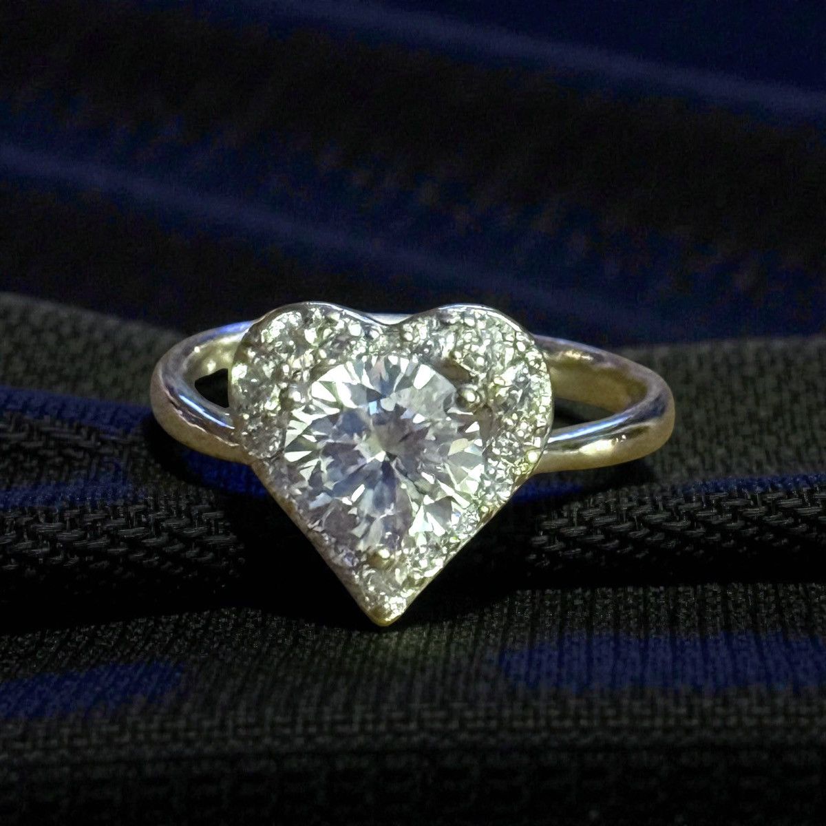 Other Silver tone crystal halo heart ring Size ONE SIZE - 1 Thumbnail