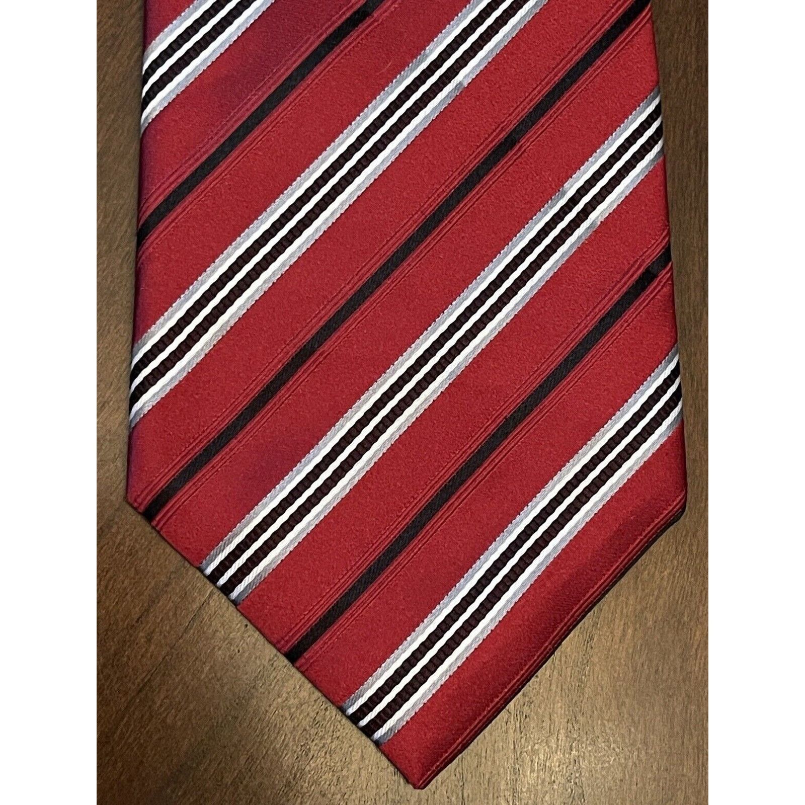 Geoffrey Beene Geoffrey Beene Red Black Hand Made 100% Silk Made In China Size ONE SIZE - 1 Thumbnail