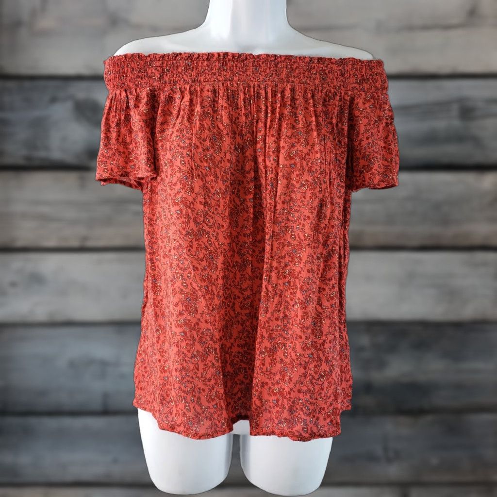 Old Navy **Red Floral Off the Shoulder Top Size XS Women's Rayon** User: Red Floral Off the Shoulder Top Size XS Women's Rayon Size XS / US 0-2 / IT 36-38 - 1 Thumbnail