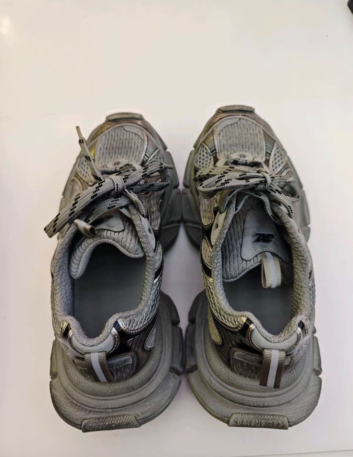 Balenciaga Balenciaga 3XL Vintage Silver Sneakers J42 Size US 8 / EU 41 - 4 Thumbnail