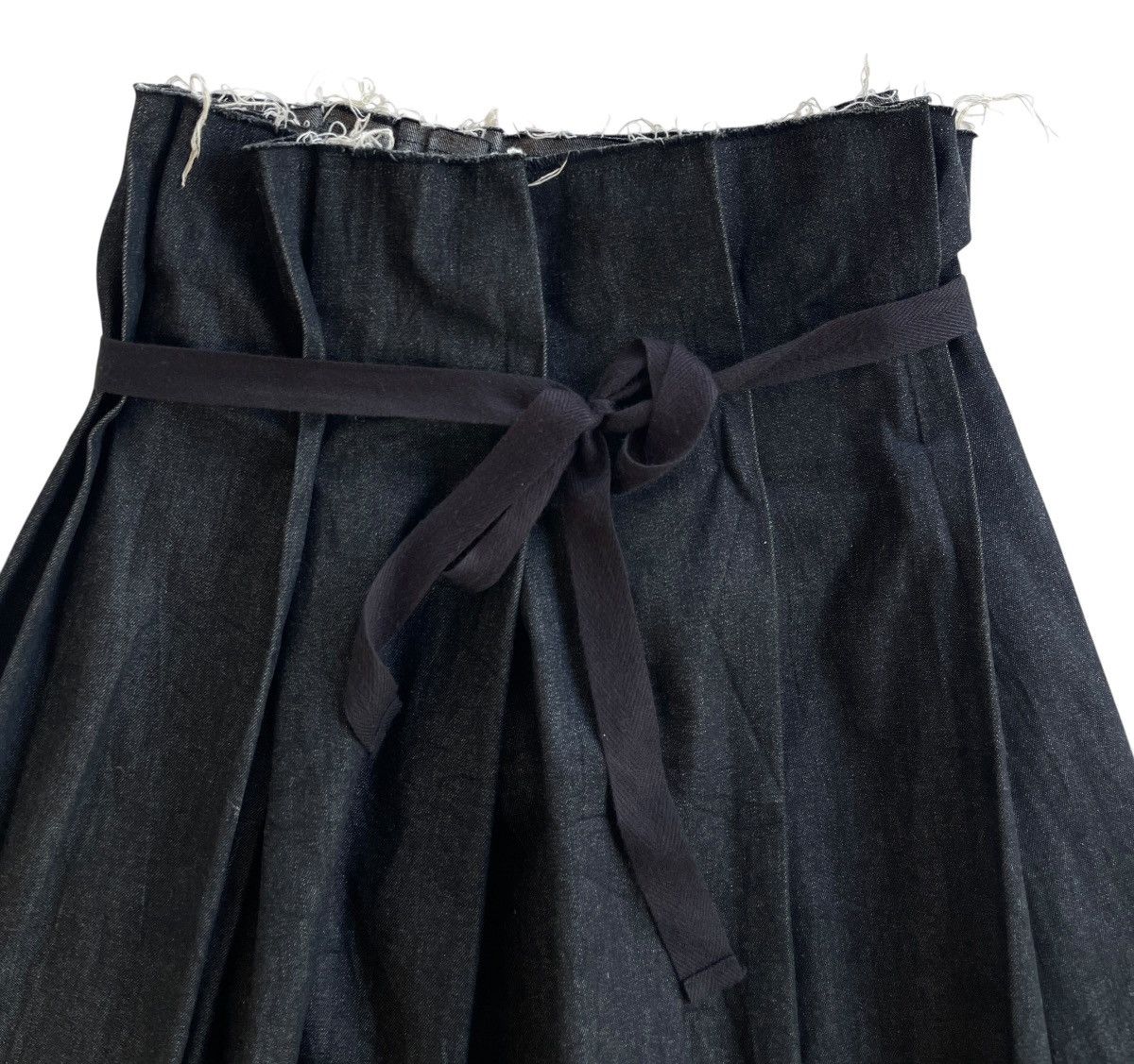 Tricot Comme des Garcons AD1998 Runway Raw-Edge Denim Skirt Tie Waist Size 31" - 4 Thumbnail