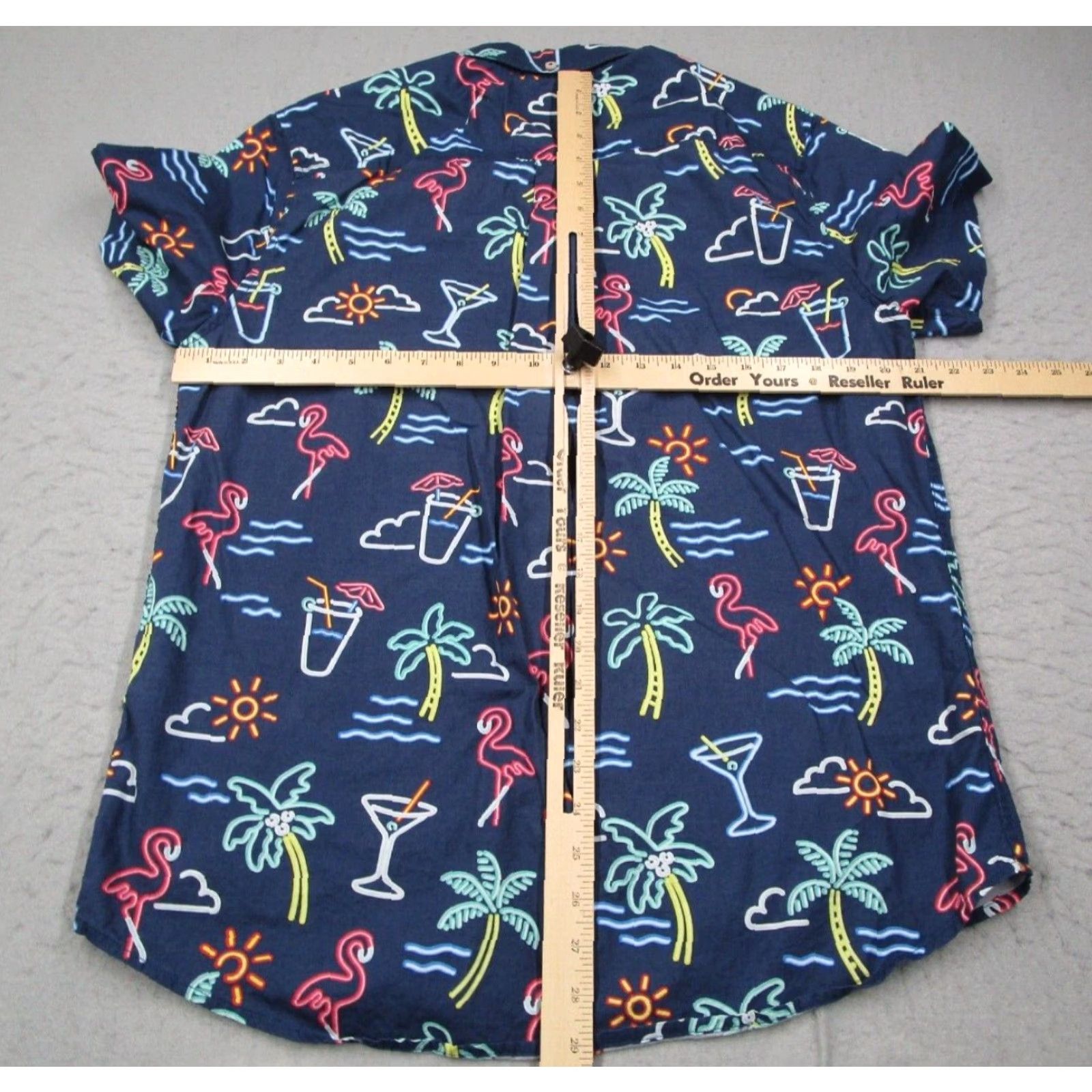 Chubbies CHUBBIES Men's Large Blue Hawaiian Button-Up Shirt Short Sleeve AOP Palms Flamingos 90s Tropical Size US L / EU 52-54 / 3 - 5 Thumbnail