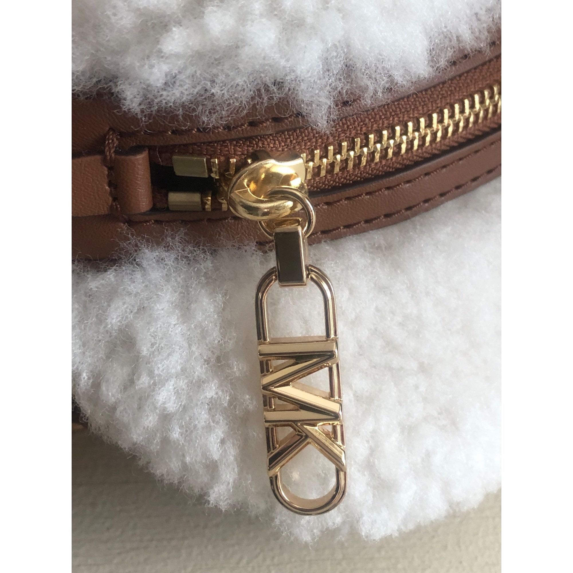 Michael Kors NWT MICHAEL KORS Sling Sherpa Gold Chain Messenger Handbag w Size ONE SIZE - 5 Thumbnail